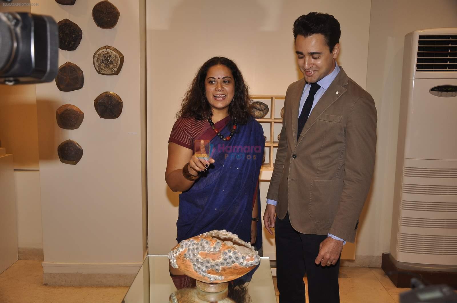 Imran Khan at Shayonti Roy Kapur's Art Exhibition in Mumbai on 24th April 2015