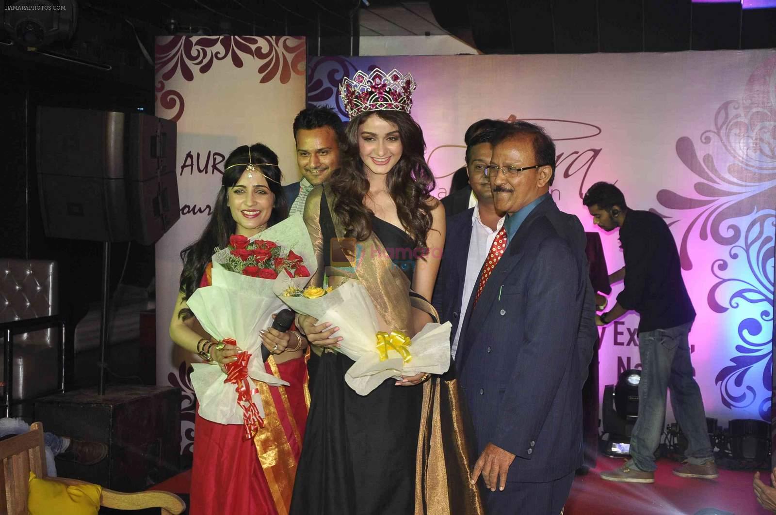 Aditya Arya, Shibani Kashyap at Aura Studio Saree fashion show in F Bar on 30th April 2015