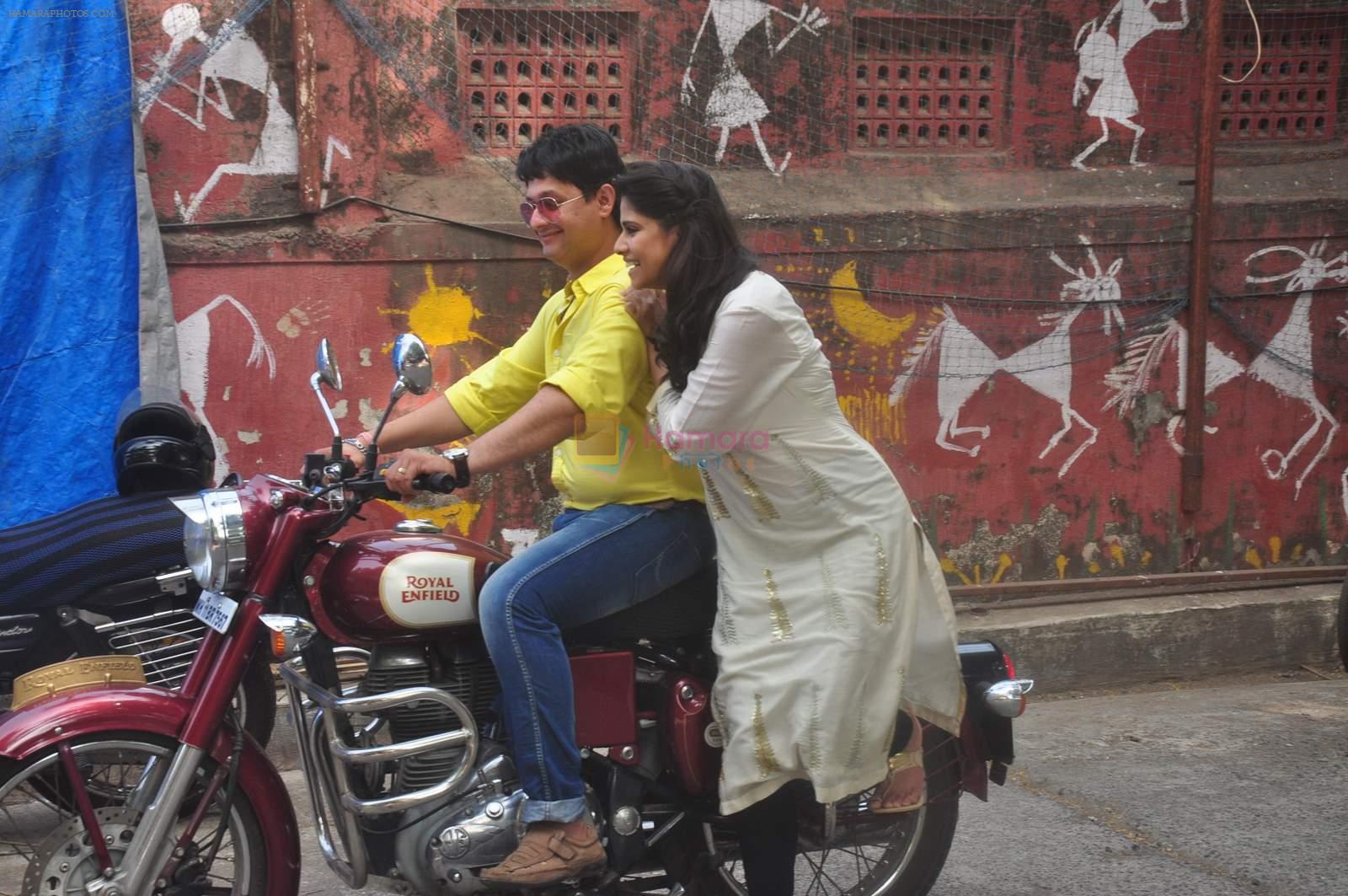 Sai Tamhankar, Swapnil Joshi at Tu Hi Re film promotions in Andheri, Mumbai on 2nd May 2015