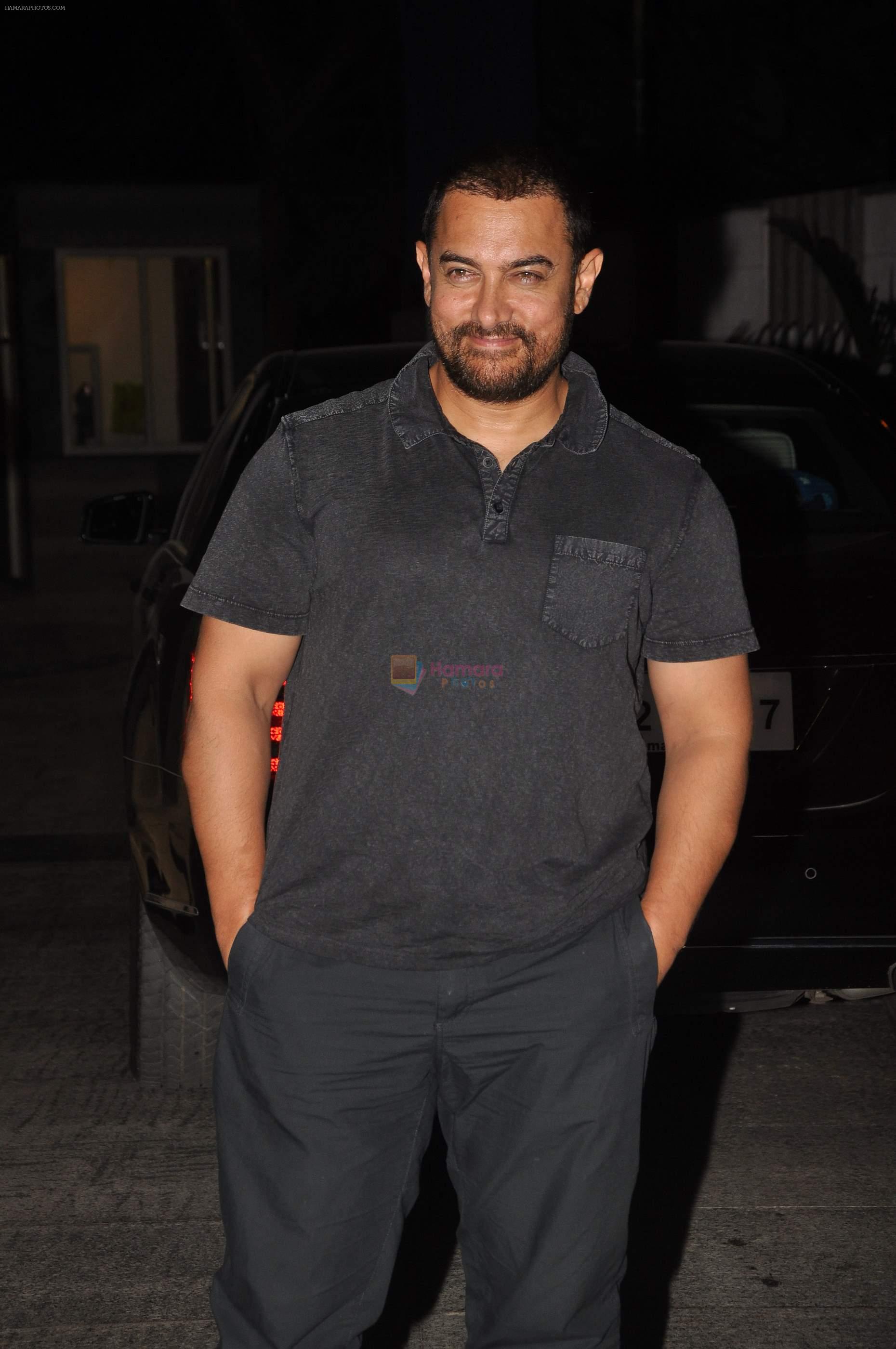 Aamir Khan at Priyanka and Kangana's bash for winning National Awards in Mumbai on 4th May 2015