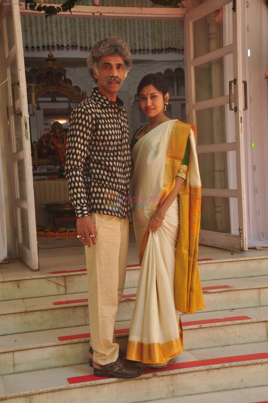 Makarand Deshpande at Abhishek Kapoor & Pragya Yadav Wedding at Isckon temple on 3rd May 2015