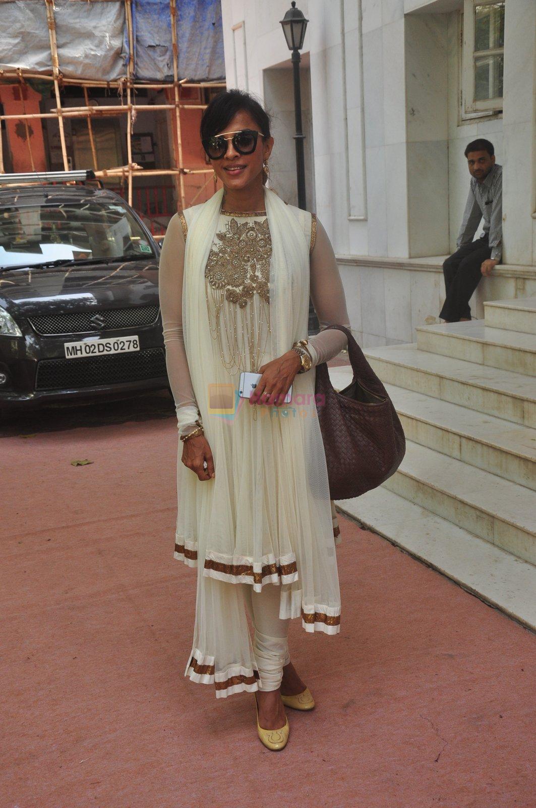 Manasi Scott at Abhishek Kapoor & Pragya Yadav Wedding at Isckon temple on 3rd May 2015