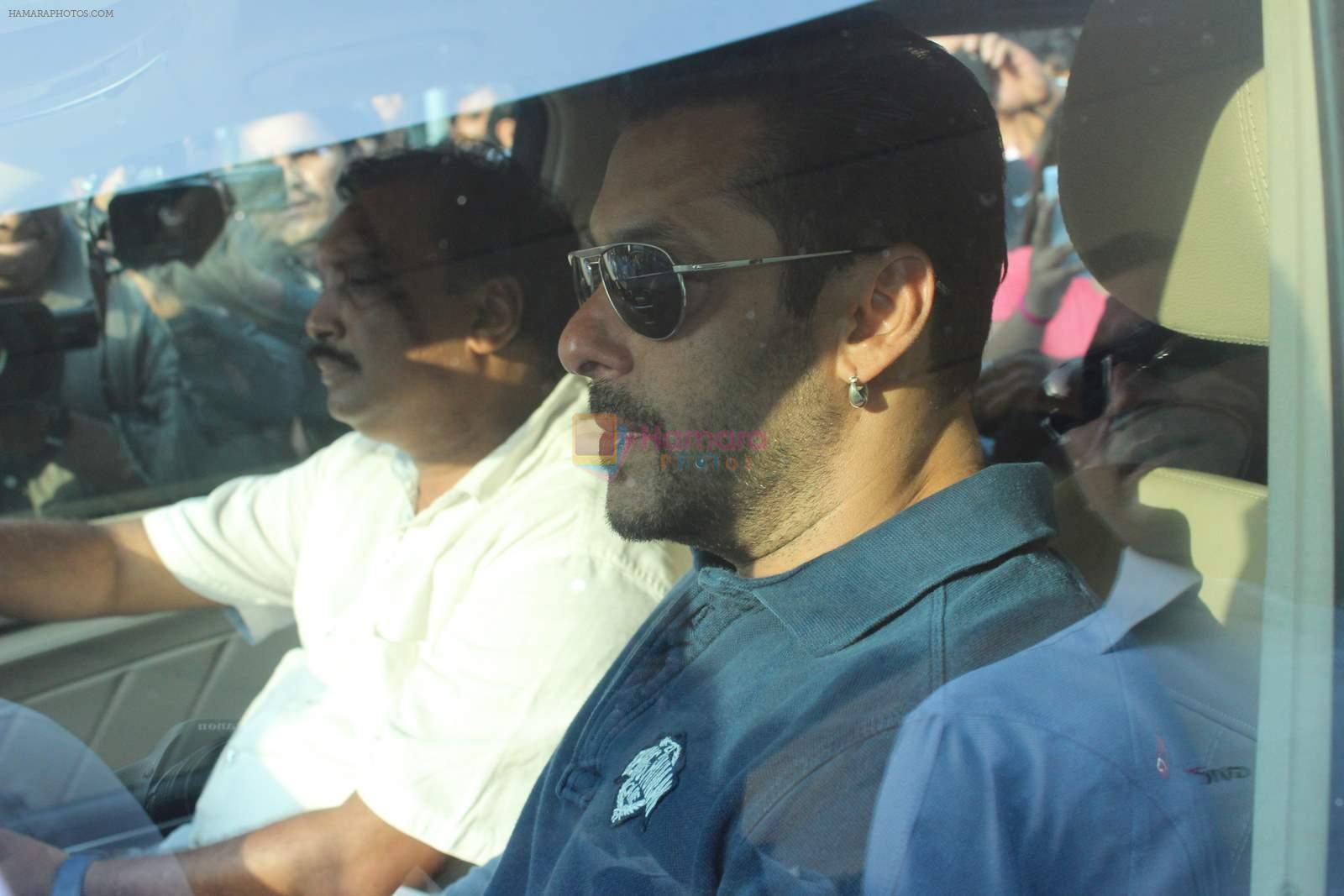 Salman Khan snapped at airport in Mumbai on 5th May 2015