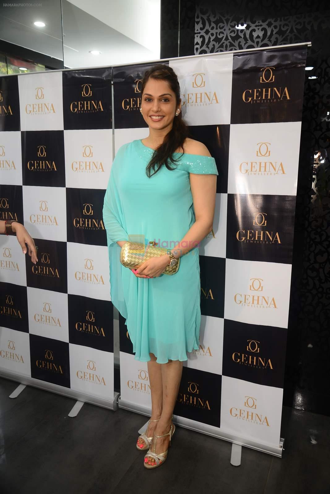 Isha Koppikar at Shaina NC's collection launch for Gehna in Mumbai on 6th May 2015