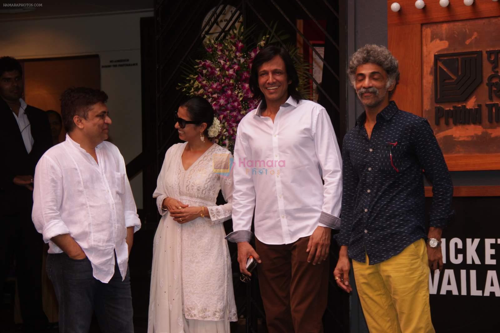 Kay Kay Menon, Makrand Deshpande at Shashi Kapoor felicitation at Prithvi theatre in Mumbai on 10th May 2015