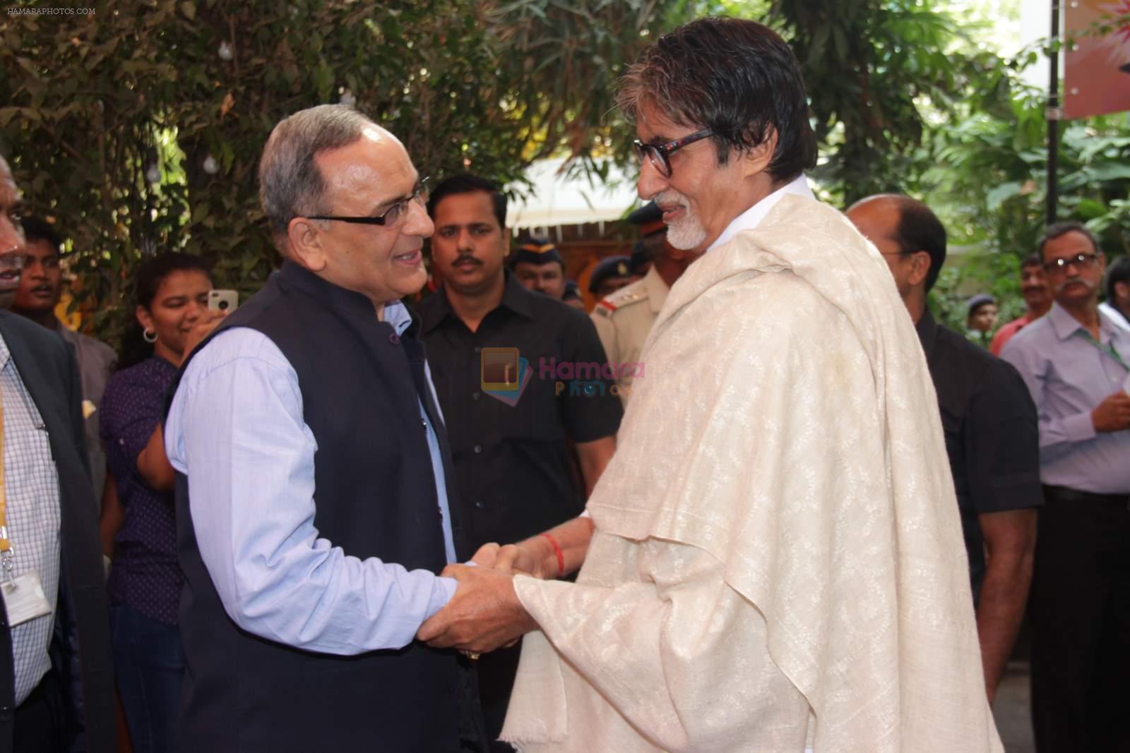 Amitabh Bachchan at Shashi Kapoor felicitation at Prithvi theatre in Mumbai on 10th May 2015