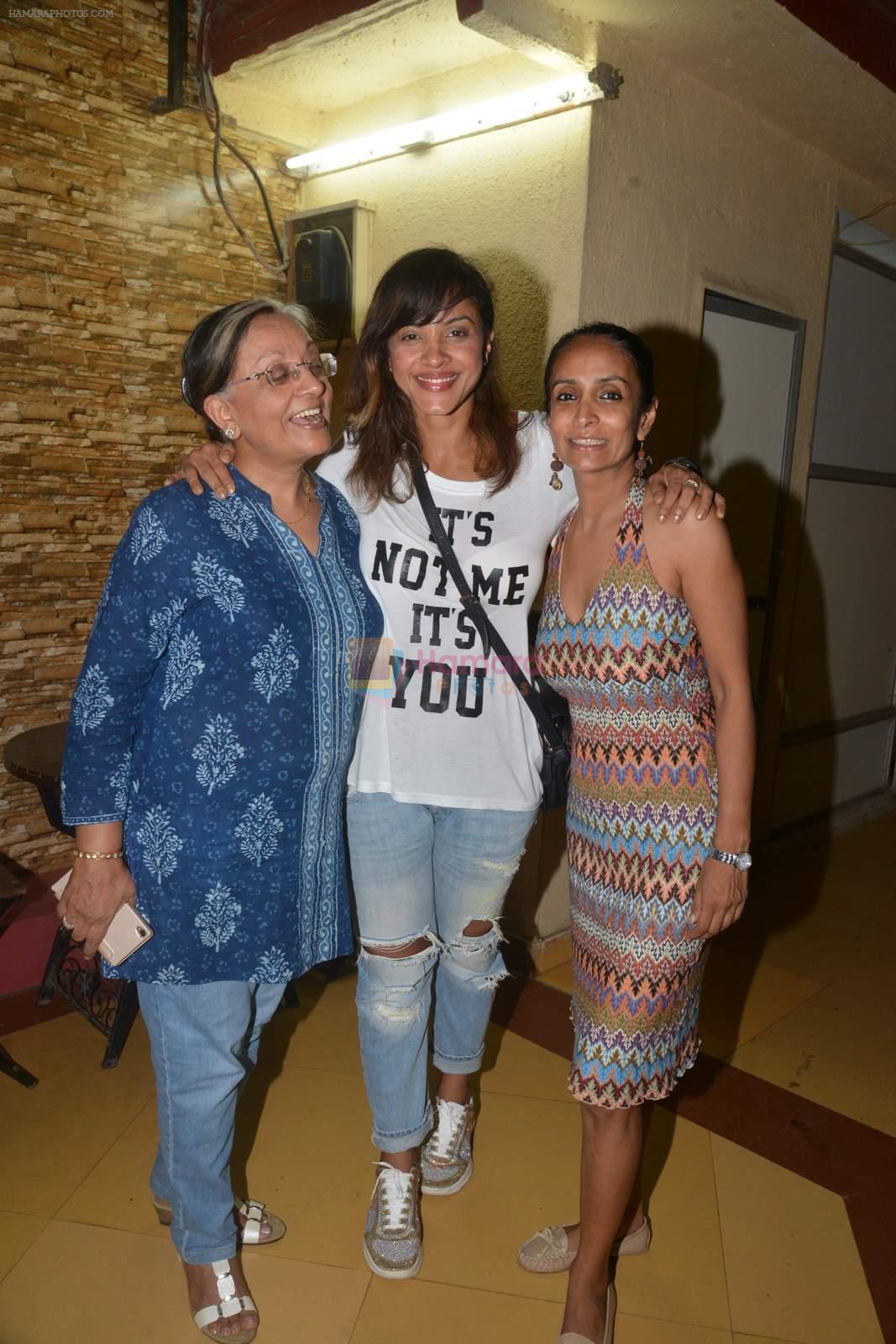 Manasi Scott, Suchitra Pillai at Narayani Shastri's Rann film screening in Star House, Andheri on 10th May 2015