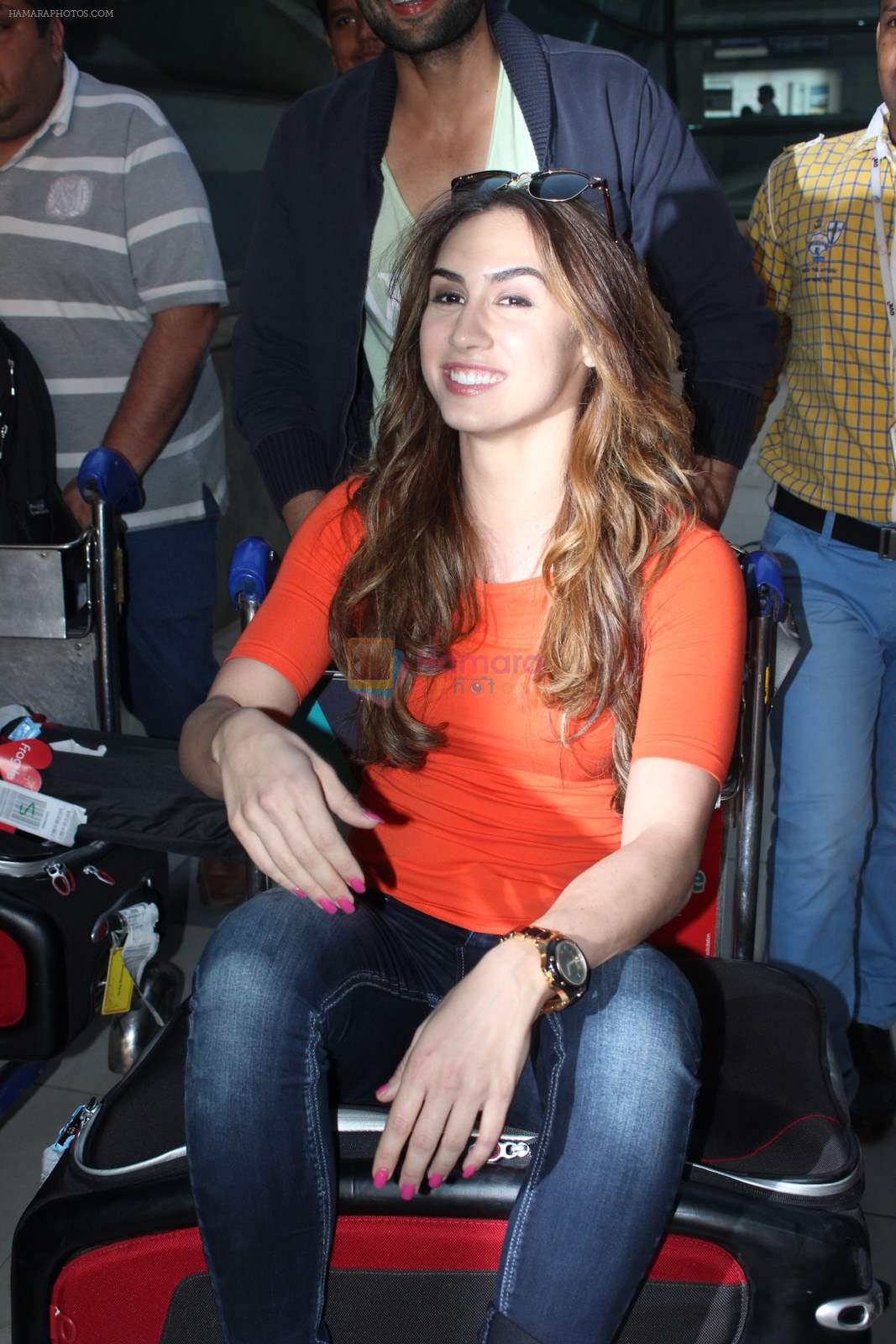 Lauren Gottlieb snapped at airport on 10th May 2015