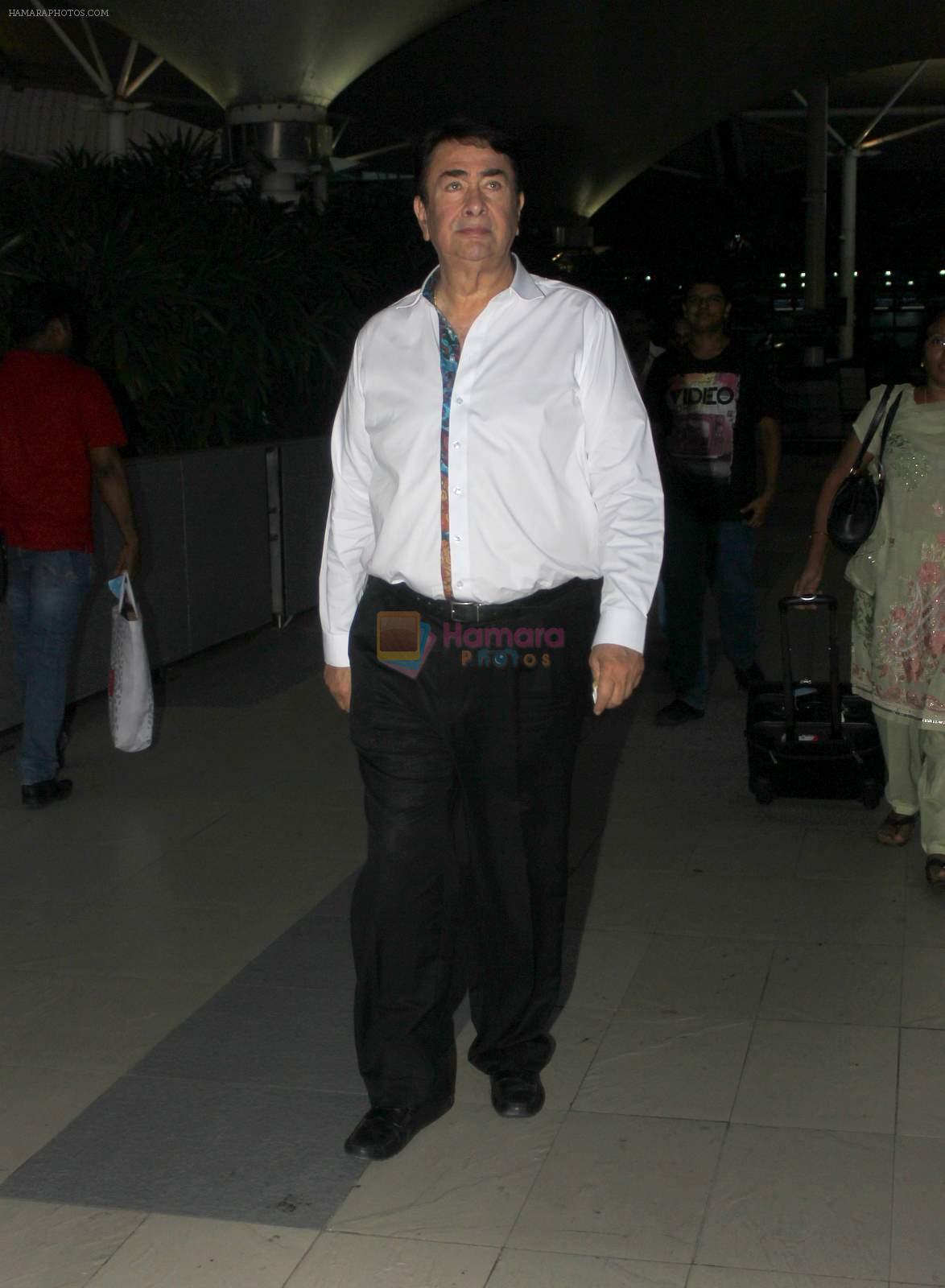 Randhir Kapoor snapped at domestic airport on 11th May 2015