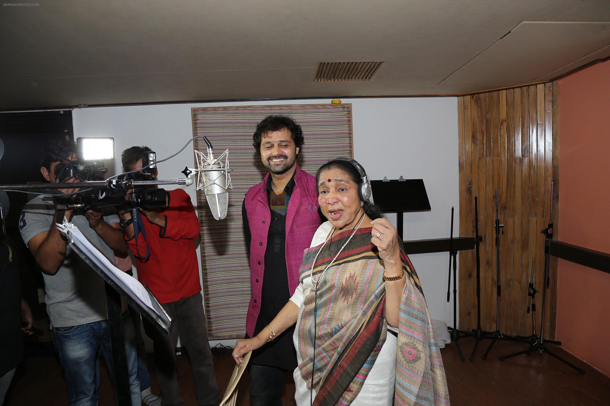 Asha Bhosle and Mudasir Ali at the recording of song Dehshat for Kripa Movies_ Lucknow Times directed by Sudipto Sen2