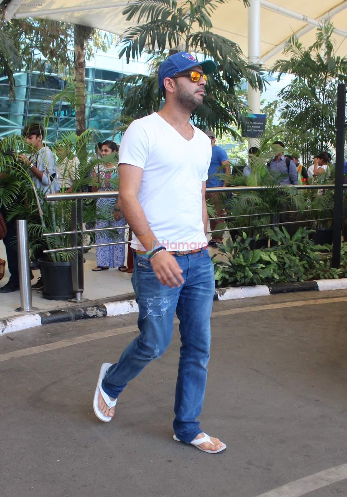 Yuvraj Singh snapped in Mumbai on 23rd May 2015