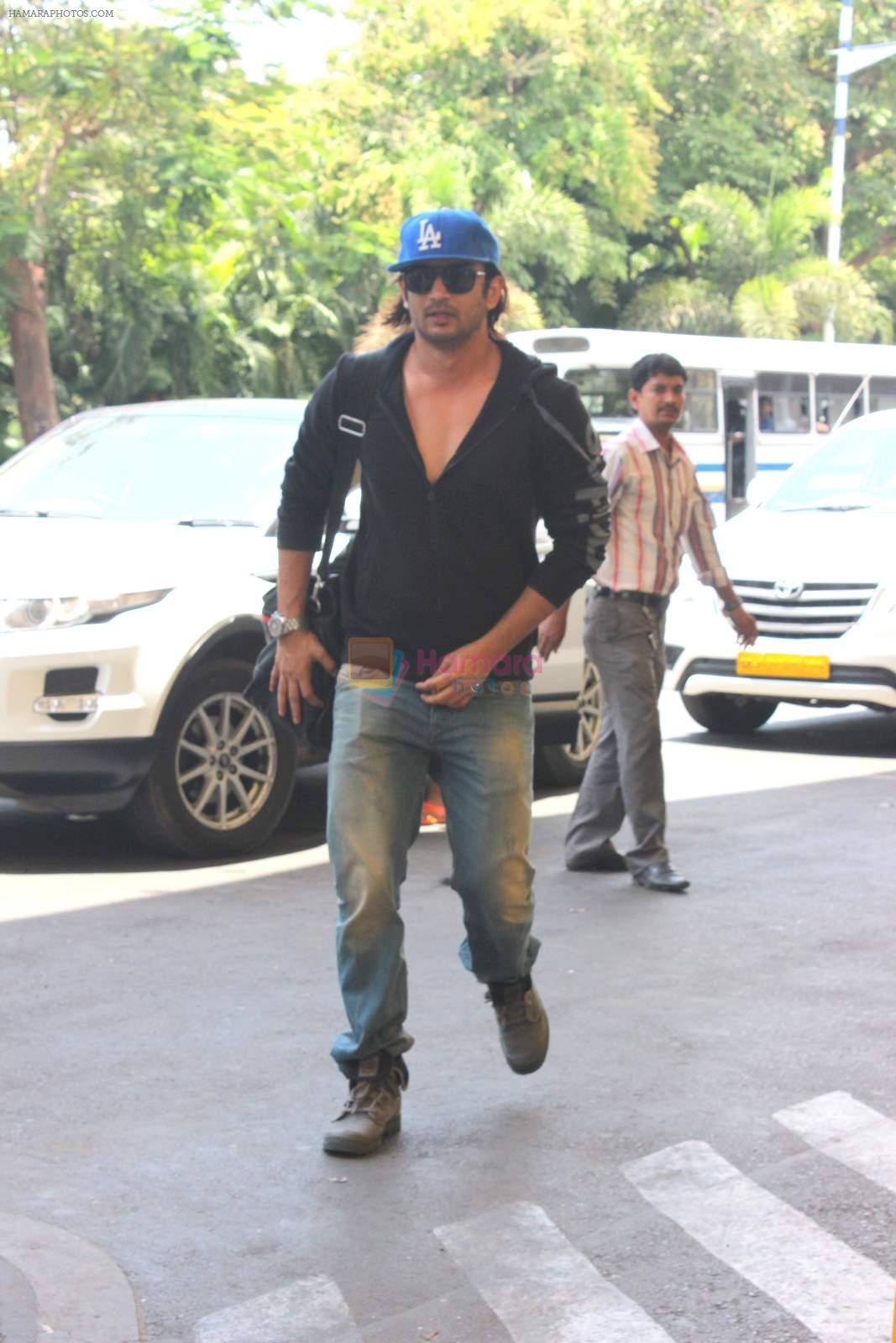 Sushant Singh Rajput snapped at airport  on 24th May 2015