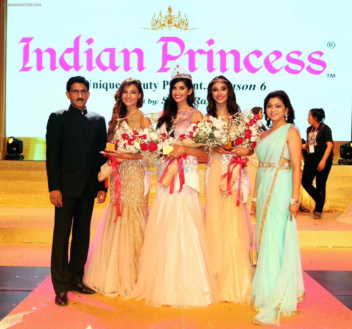 Sunil Rane, First Runner up_ Shaista Marianne Indian Princess 2015_ Snehapriya Roi  , Second Runner up_ Sukanya Bhattacharya & Varsha Rane