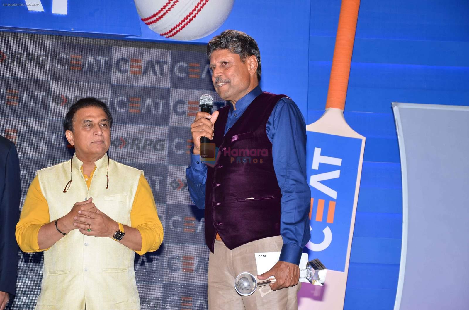 Sunil Gavaskar, Kapil Dev  at Ceat Cricket Awards in Trident, Mumbai on 25th May 2015