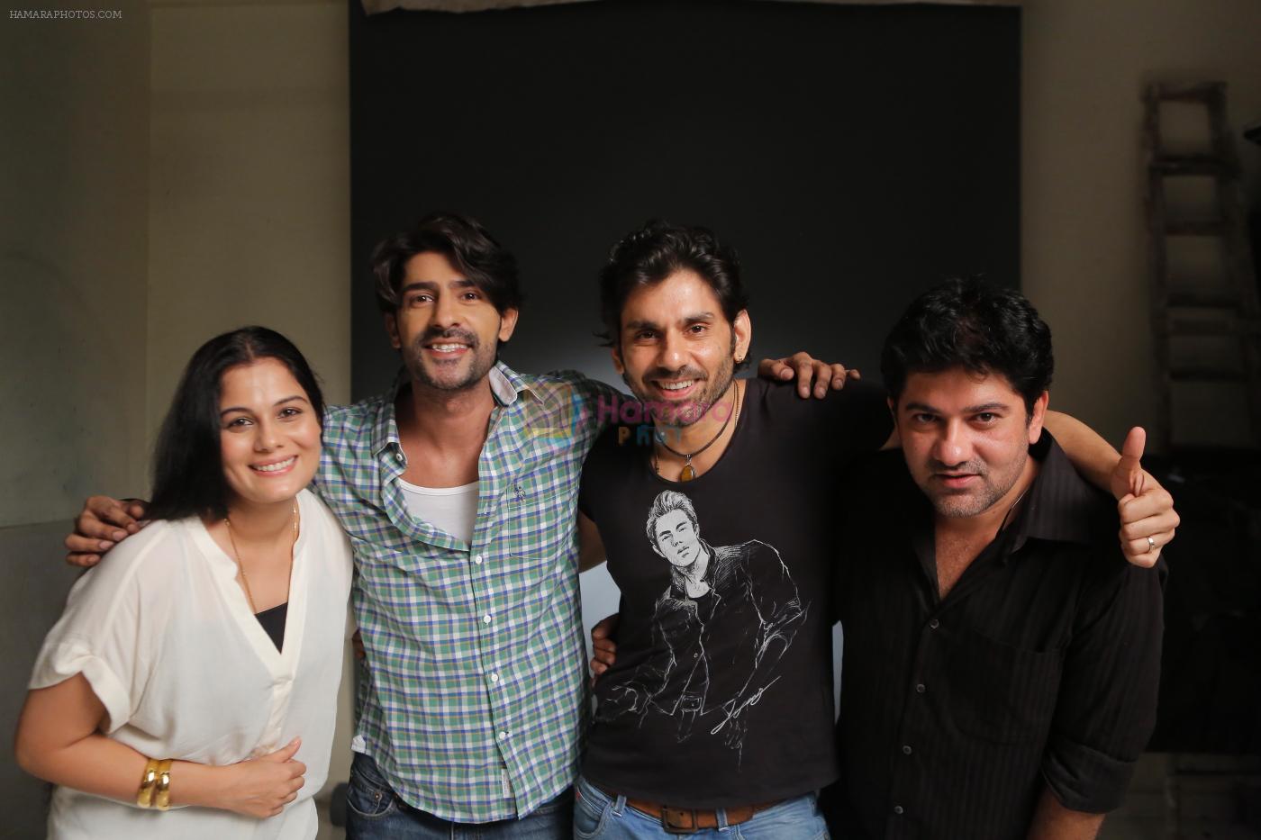 Geetanjali, Suahil  Zargar  Sikander and Waseem Sabir shoot for music video O Meri jaan in Jogeshwari on 25th May 2015