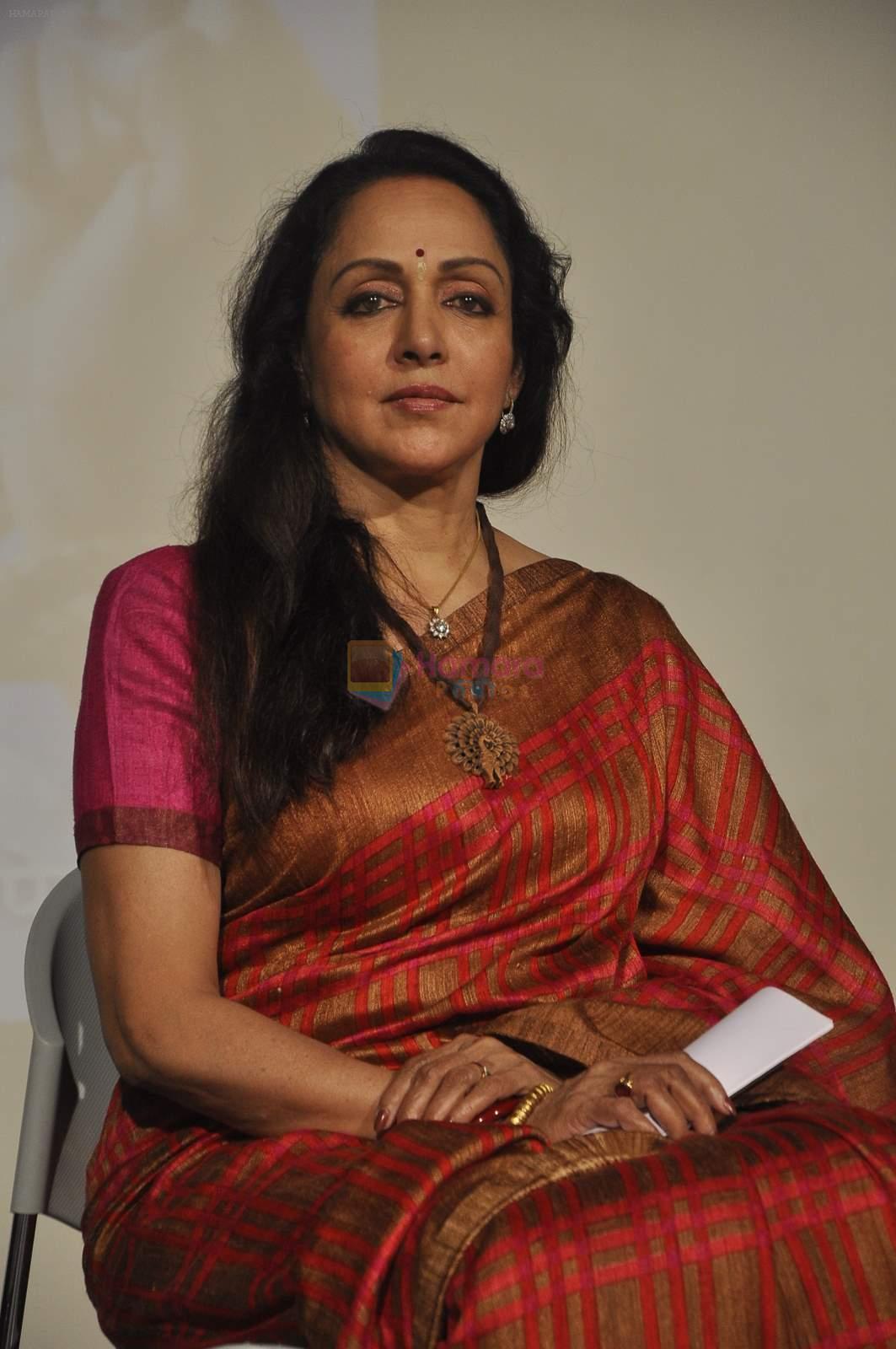 Hema Malini at Sangeeta Bajapi's book launch in Mumbai on 28th May 2015
