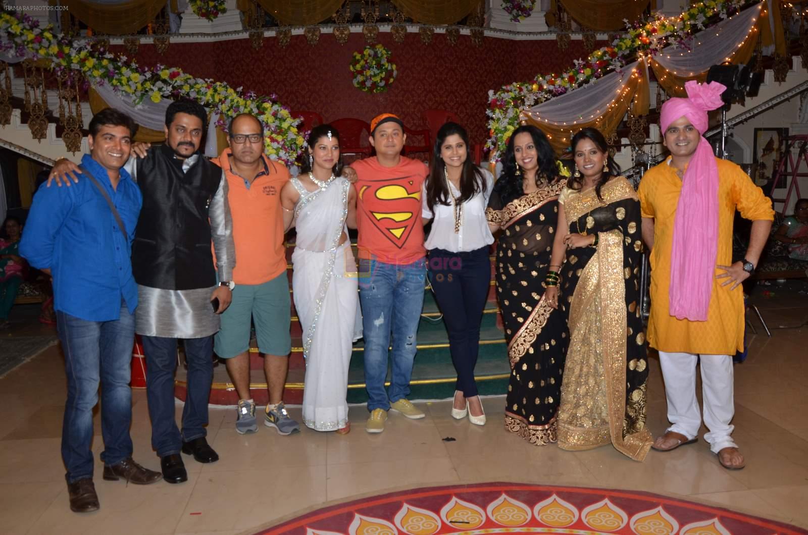 Vaishali Samant, Swapnil Joshi, Sai Tamhankar, Tejaswini Pandit On location of marahti film Tu Hi Re on 30th May 2015