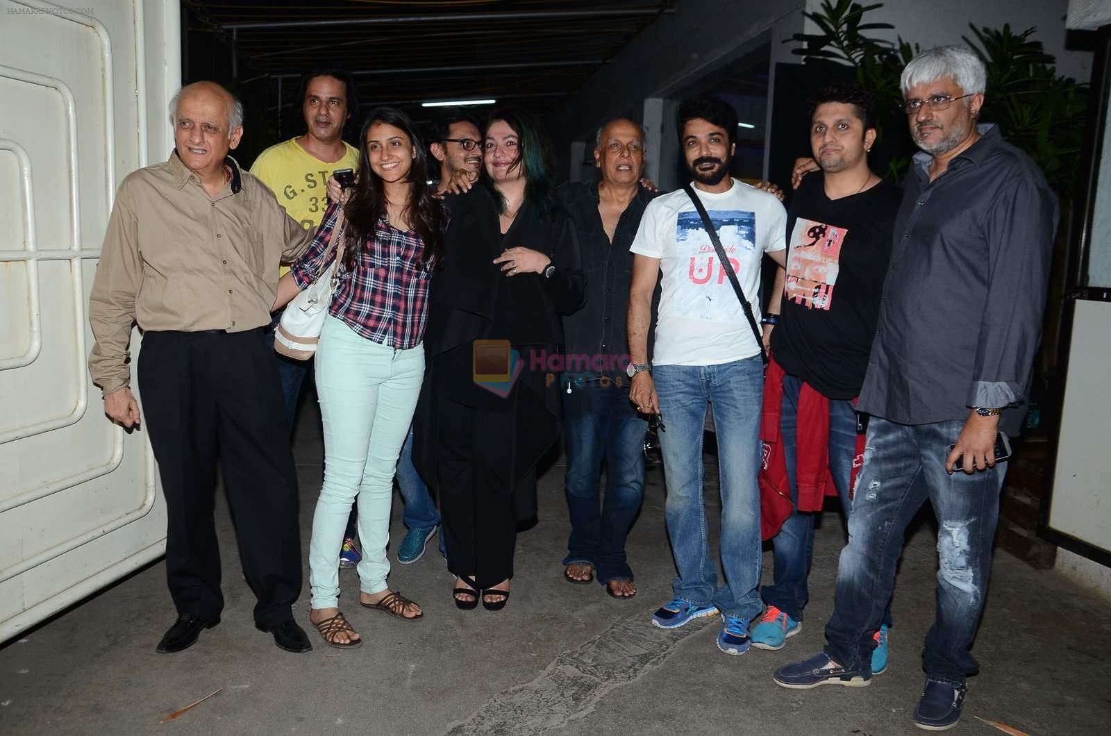 Mukesh Bhatt, Rahul roy, Pooja Bhatt,Vishesh Bhatt, Mahesh Bhatt, Mohit Suri, Vikram Bhatt at Hamari Adhuri Kahani screening in Mumbai on 30th May 2015