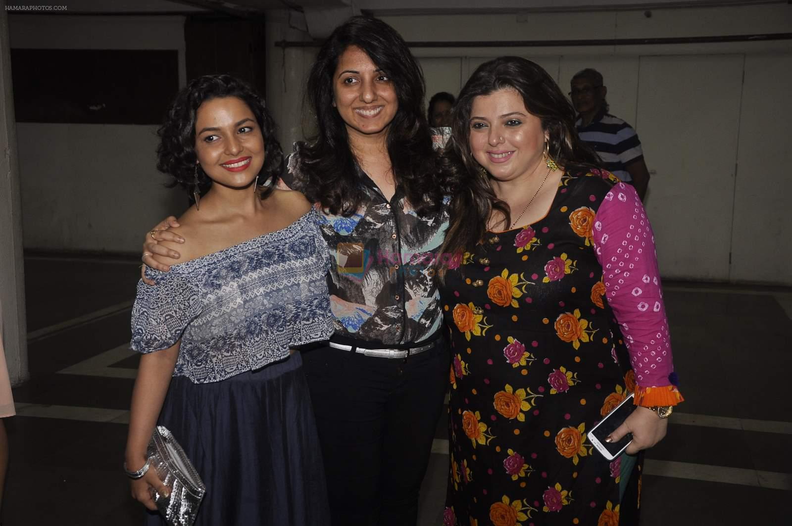 Chitrashi Rawat, Munisha Khatwani, Delnaz at Munisha Khatwani's debut play as producer premiere in Mumbai on 31st May 2015