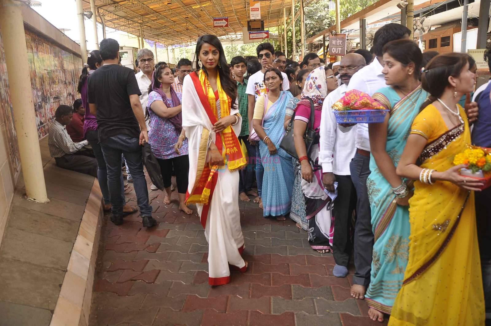 Mugdha Godse visits Siddhivinayak Temple for the Muhurat of her film on 4th June 2015