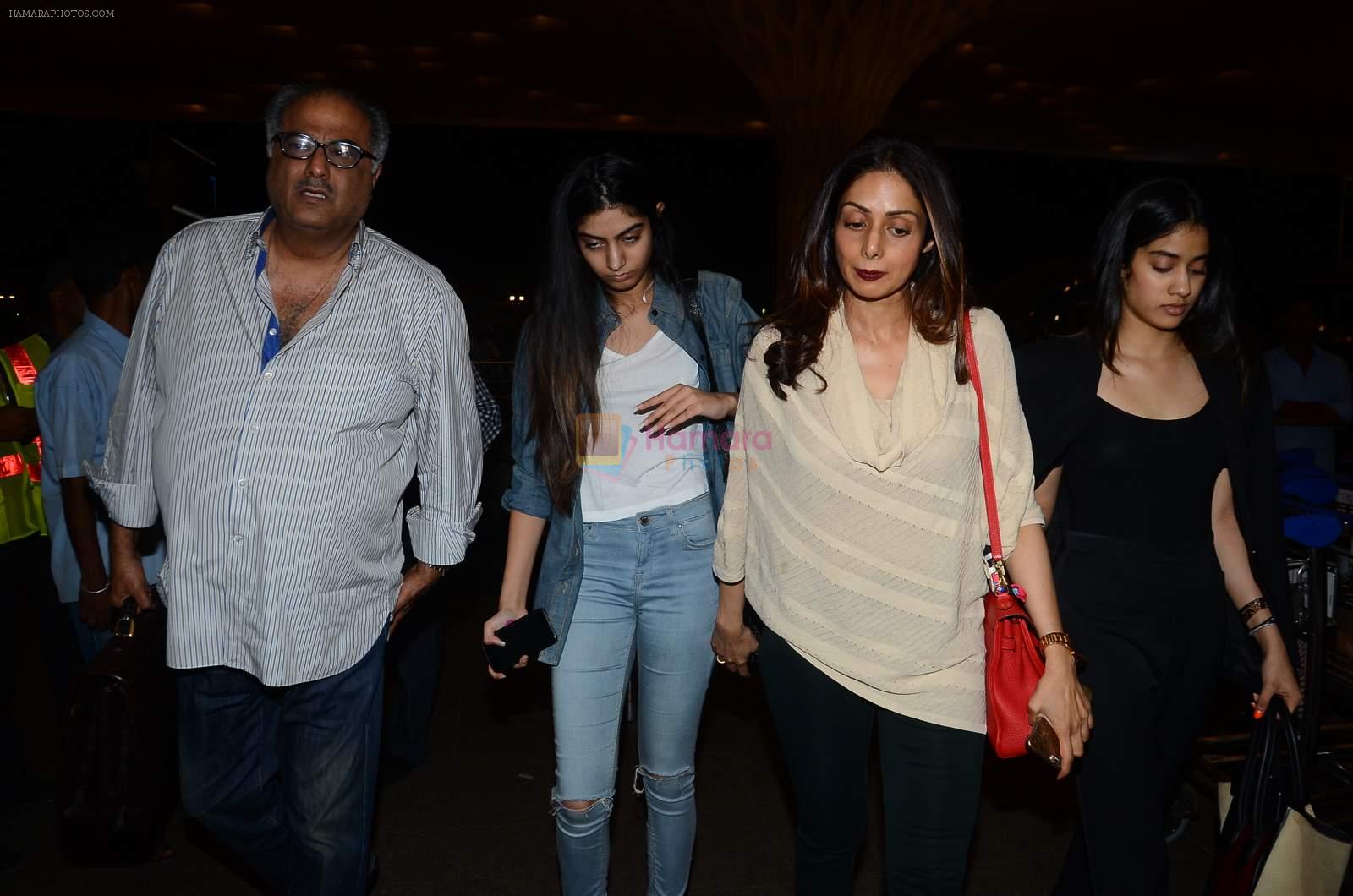 Boney Kapoor, Sridevi, Jhanvi Kapoor, Khushi Kapoor leave for IIFA on 4th June 2015