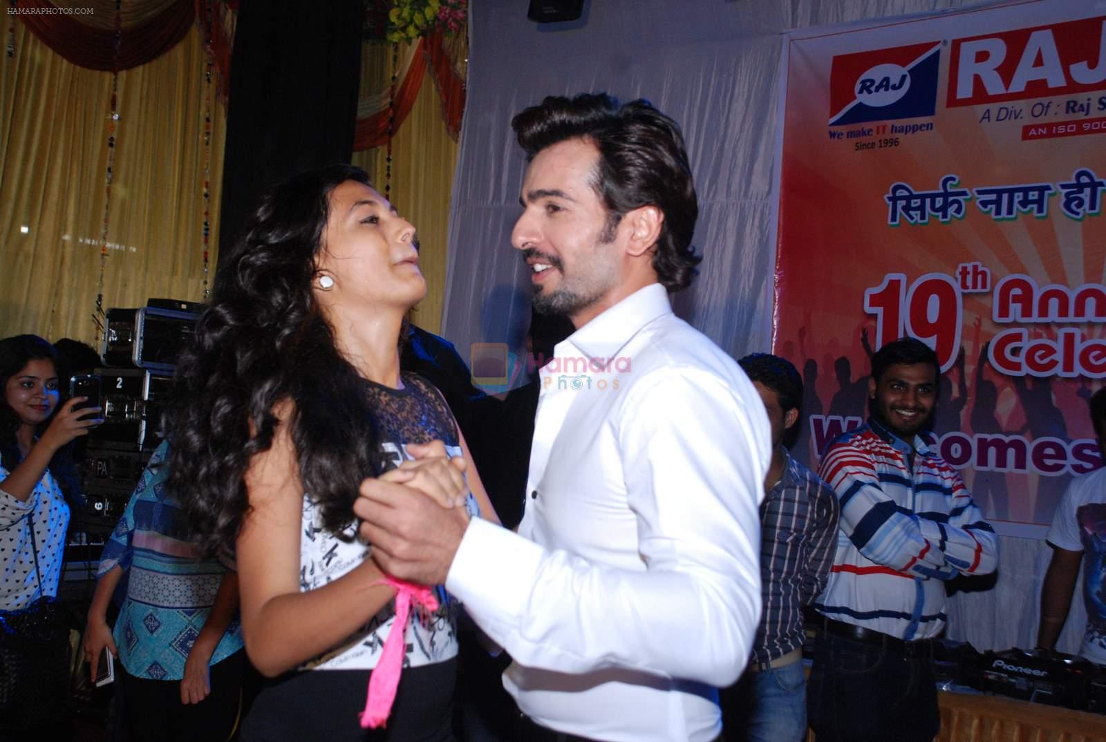 Jay bhanushali interacts with students at Khandwala College on 5th June 2015