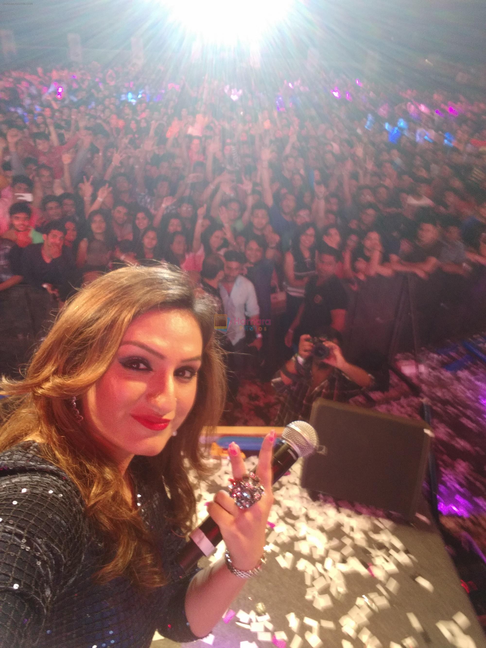 Akriti Kakkar clicks a selfie at MTV Bollyland