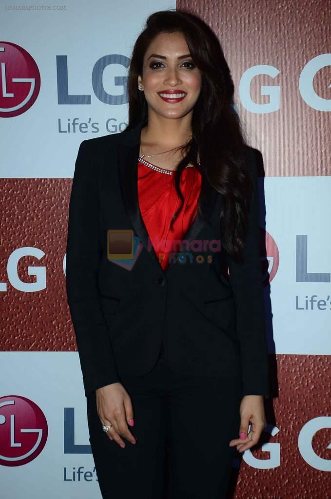 Rashmi Nigam at the launch of new LG smartphone on 19th June 2015