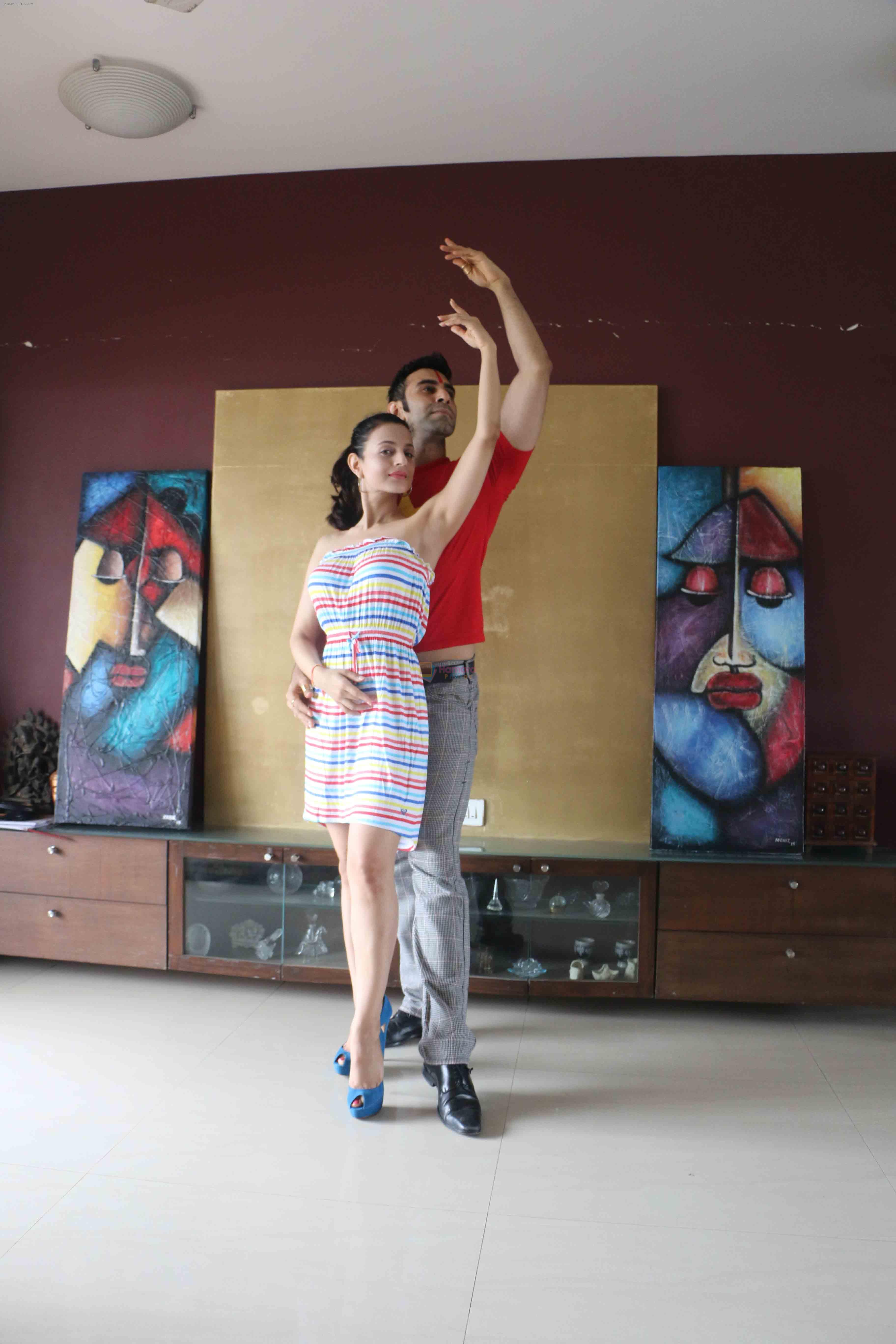 Ameesha Patel learns western dance from Sandip Soparrkar on 23rd June 2015