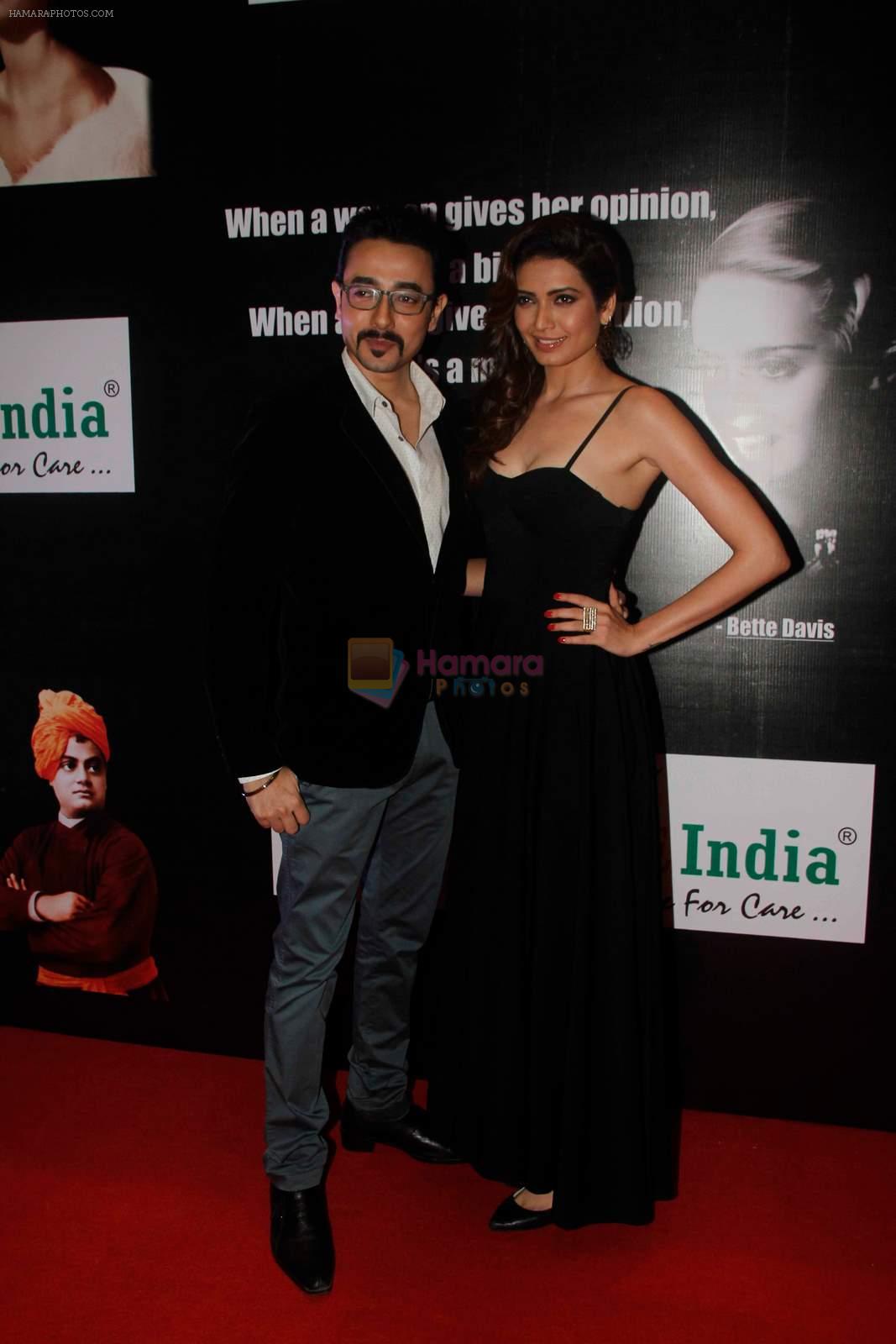 RJ Mantra With Karishma Tanna at Medscape Awards on 25th June 2015