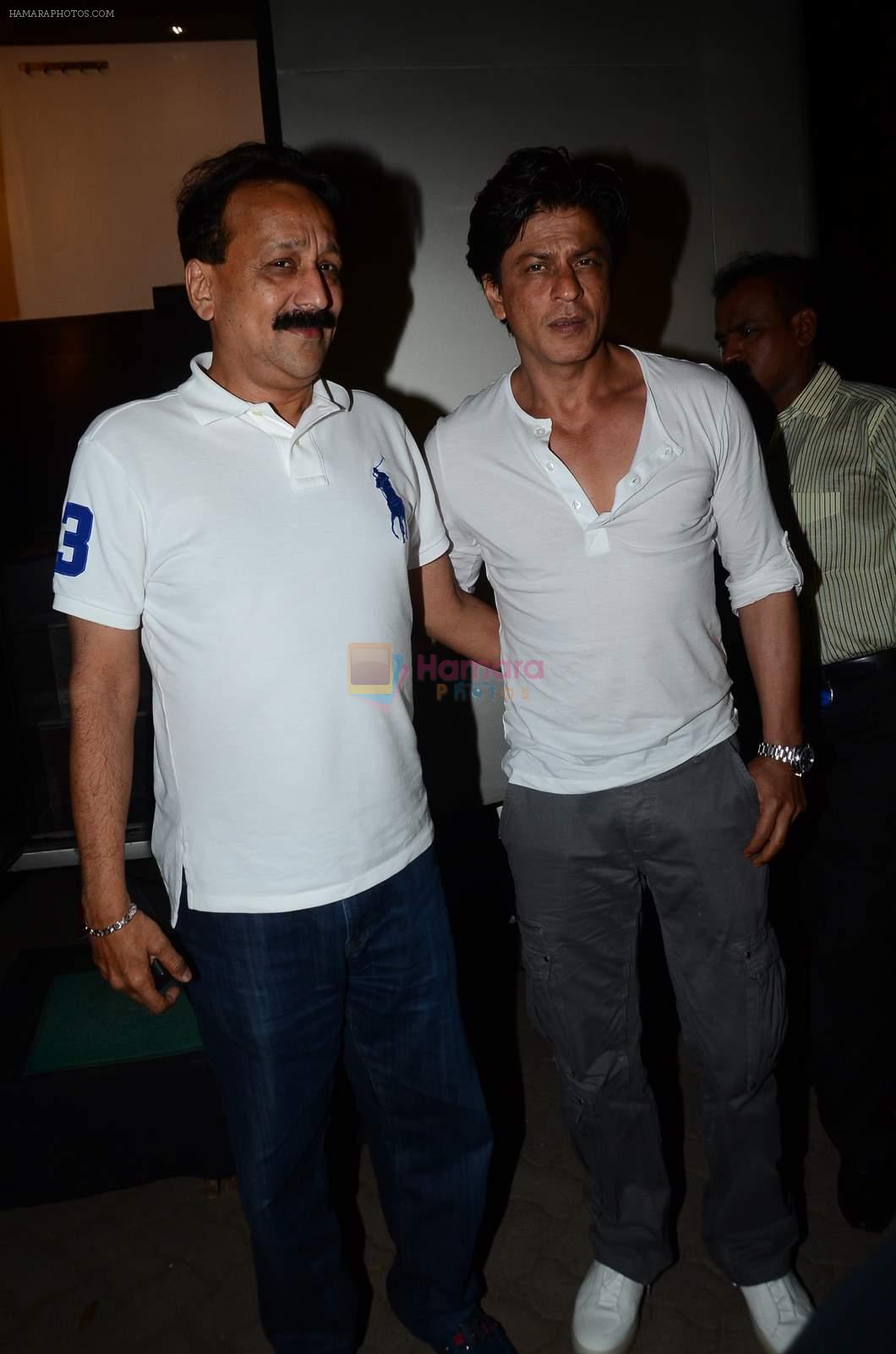 Shahrukh Khan at Baba Siddique's iftar party in Mumbai on 29th June 2015