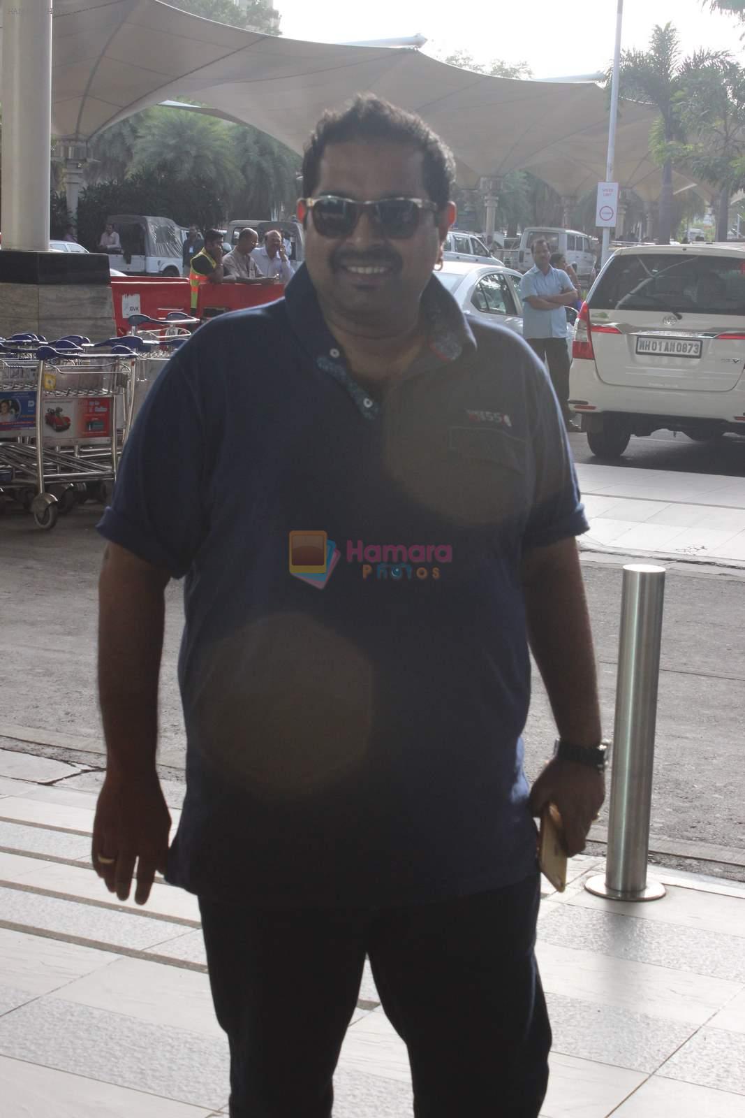Shankar Mahadevan snapped at airport in Mumbai on 29th June 2015