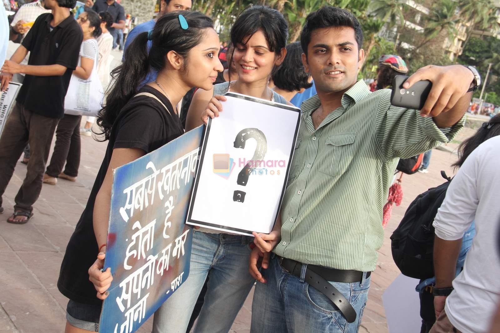 supports the FTII cause and joins the protest at carter road on 2nd July 2015