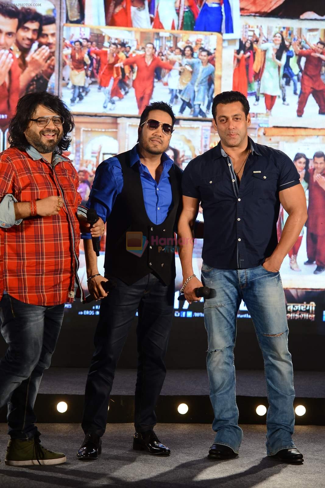Salman Khan, Mika Singh, Kabir Khan at Bajrangi Bhaijaan song launch in J W Marriott on 3rd July 2015