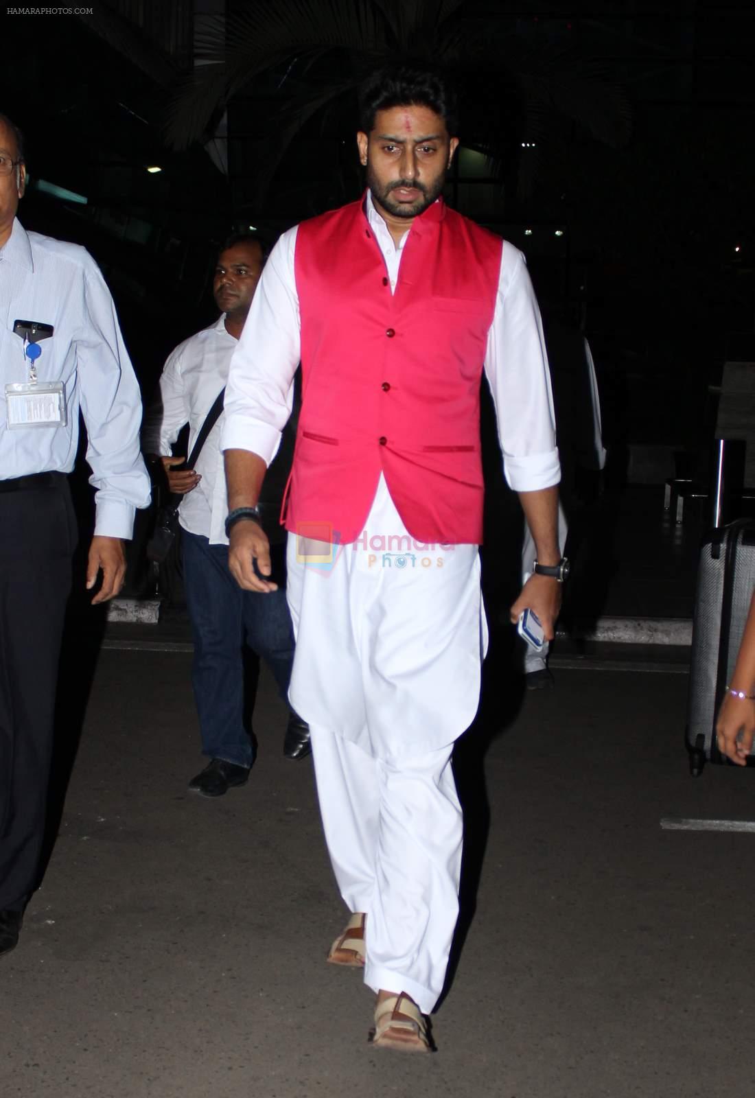 Abhishek Bachchan snapped at domestic airport on 3rd July 2015