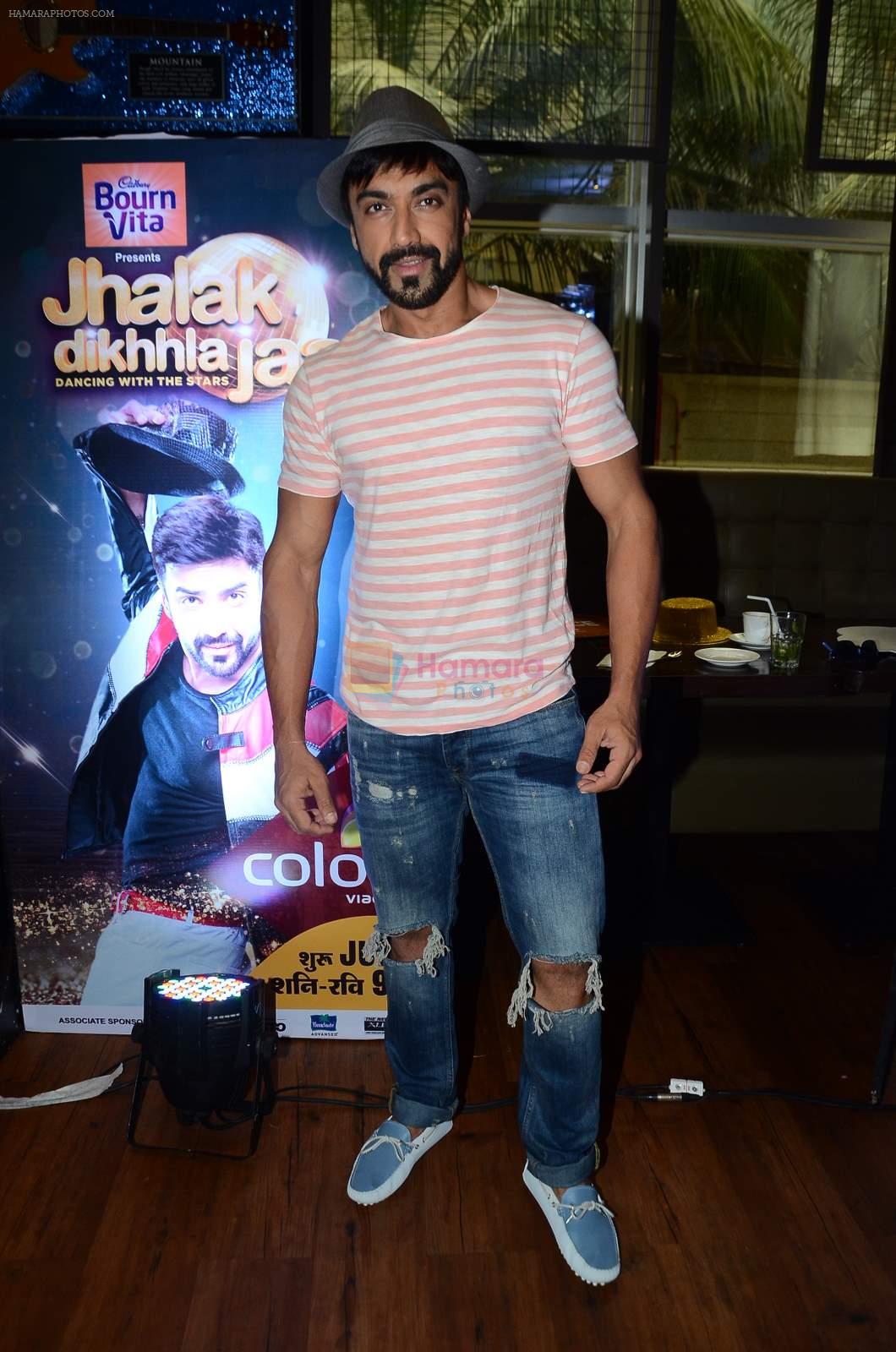 Aashish Chaudhary on the sets of Jhalak Dikhla Jaa 8 in Hard Rock Cafe on 3rd July 2015