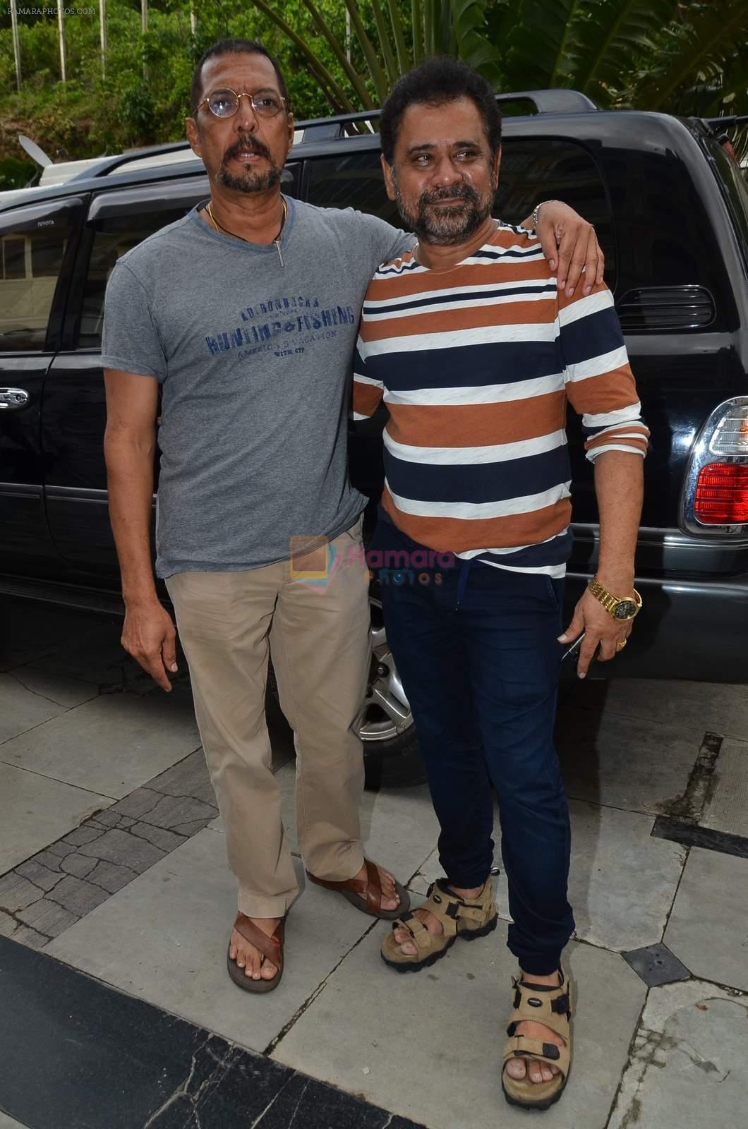 Anees Bazmee, Nana Patekar at Welcome Back song shoot in Aarey Milk Colony on 13th July 2015