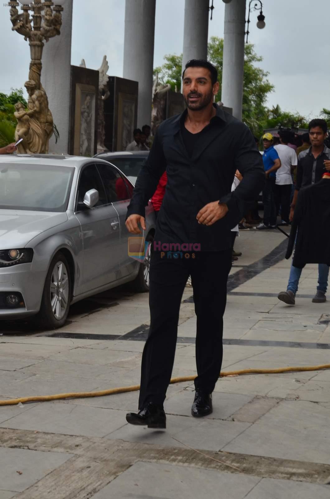 John Abraham at Welcome Back song shoot in Aarey Milk Colony on 13th July 2015