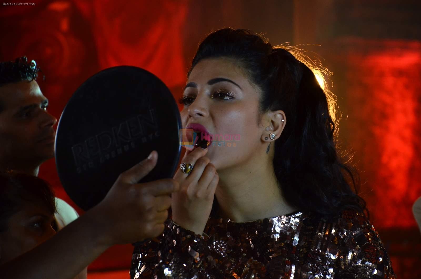Shruti Haasan at Welcome Back song shoot in Aarey Milk Colony on 13th July 2015