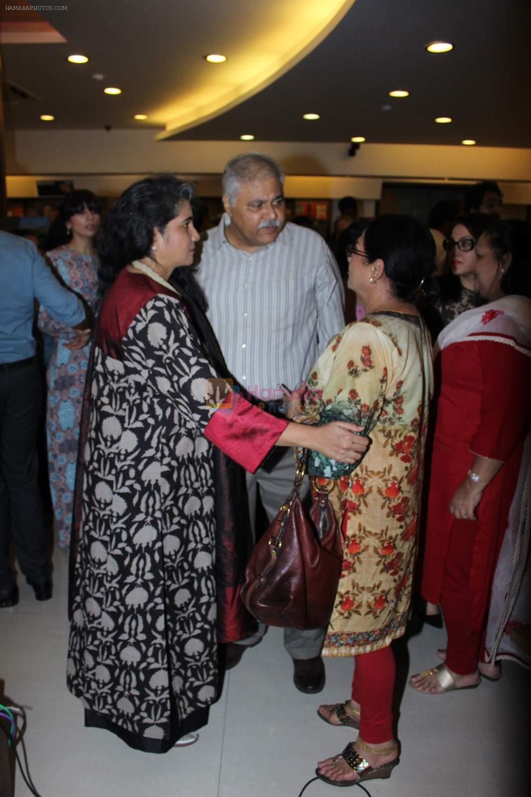 Satish Shah at Shadab Mehboob Khan's Murder in Bollywood book launch in Title Wave, Bandra on 14th July 2015