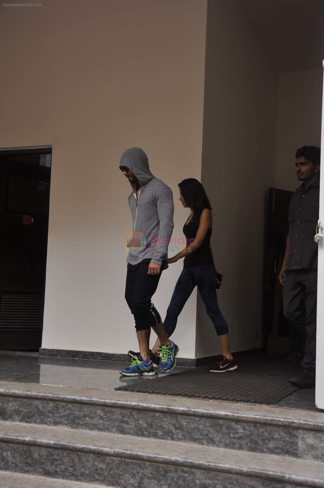 Shahid Kapoor, Mira Rajput snapped outside a gym in Bandra on 16th July 2015