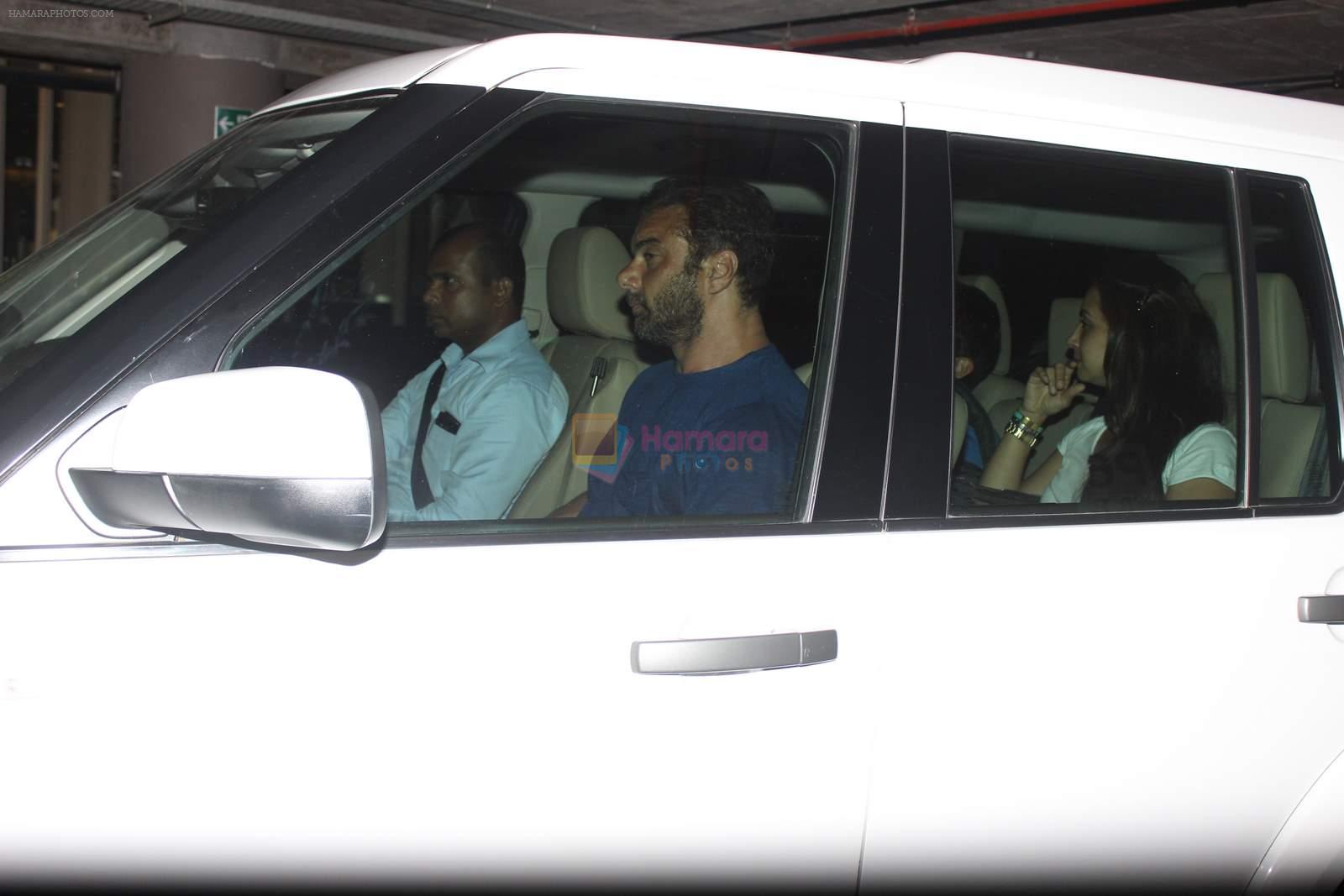 Sohail Khan, Seema Khan and Kids snapped as they return from holidays in International Airport on 15th July 2015