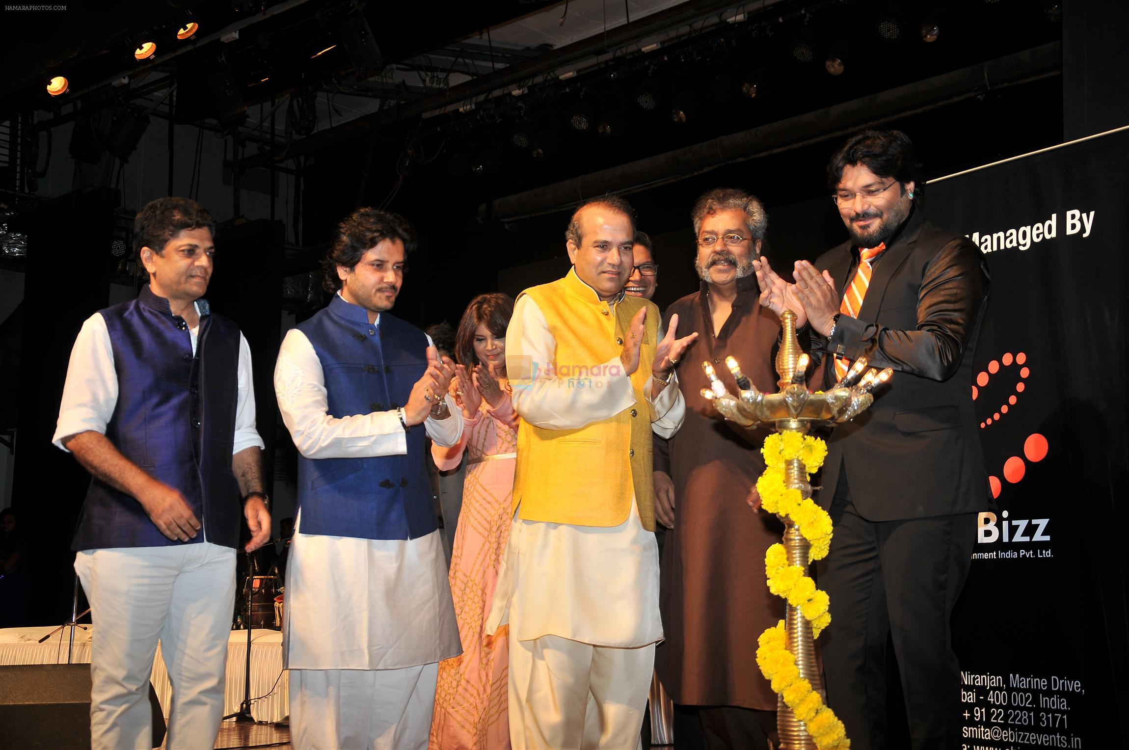 Hariharan, Suresh Wadkar, Javed Ali, Shaan, babul Supriyo at the Tribute to Jagjit Singh with musical concert Rehmatein in Mumbai on 18th July 2015