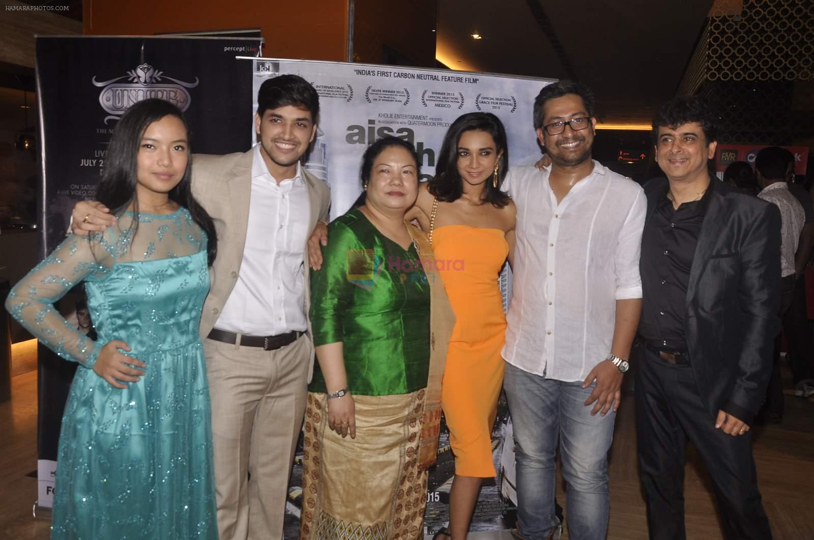 Kymsleen Kholie, Ira Dubey at the Premiere of Aisa Yeh Jahaan in PVR on 23rd July 2015