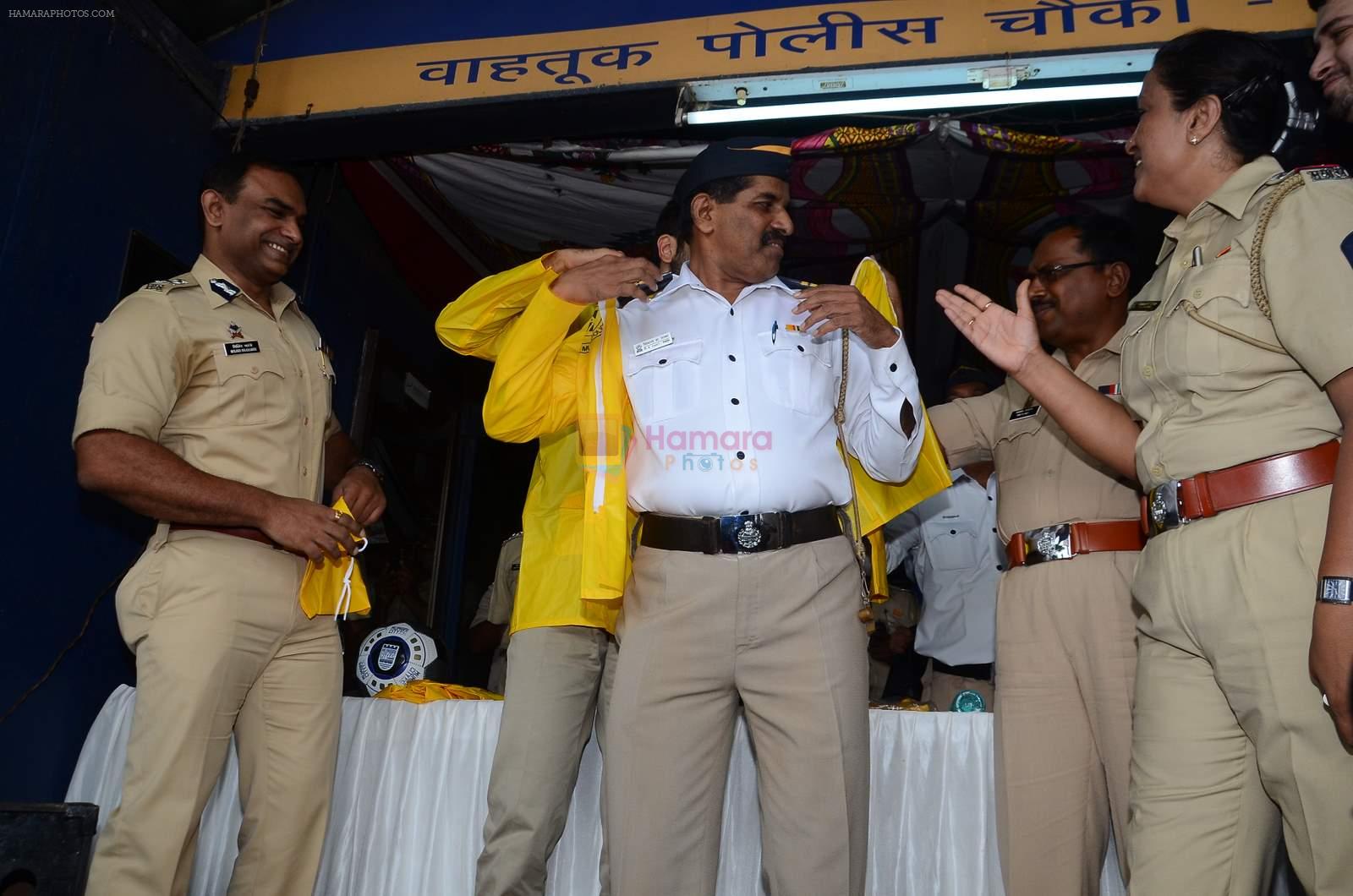 Ranbir Kapoor launches Mumbai FC tee for mumbai traffic cops in Bandra on 25th July 2015