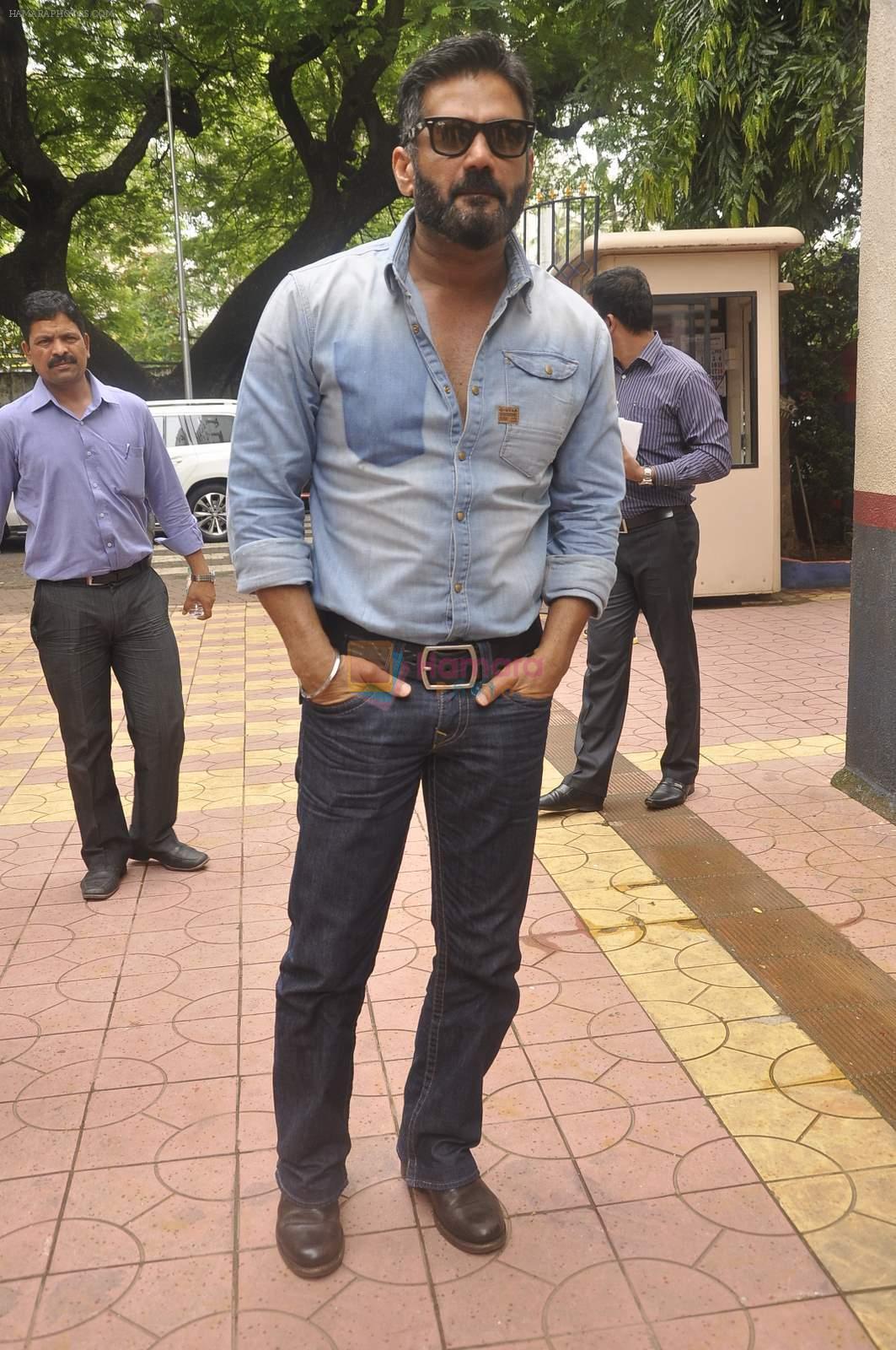 Sunil Shetty at traffic awareness in Colaba on 25th July 2015