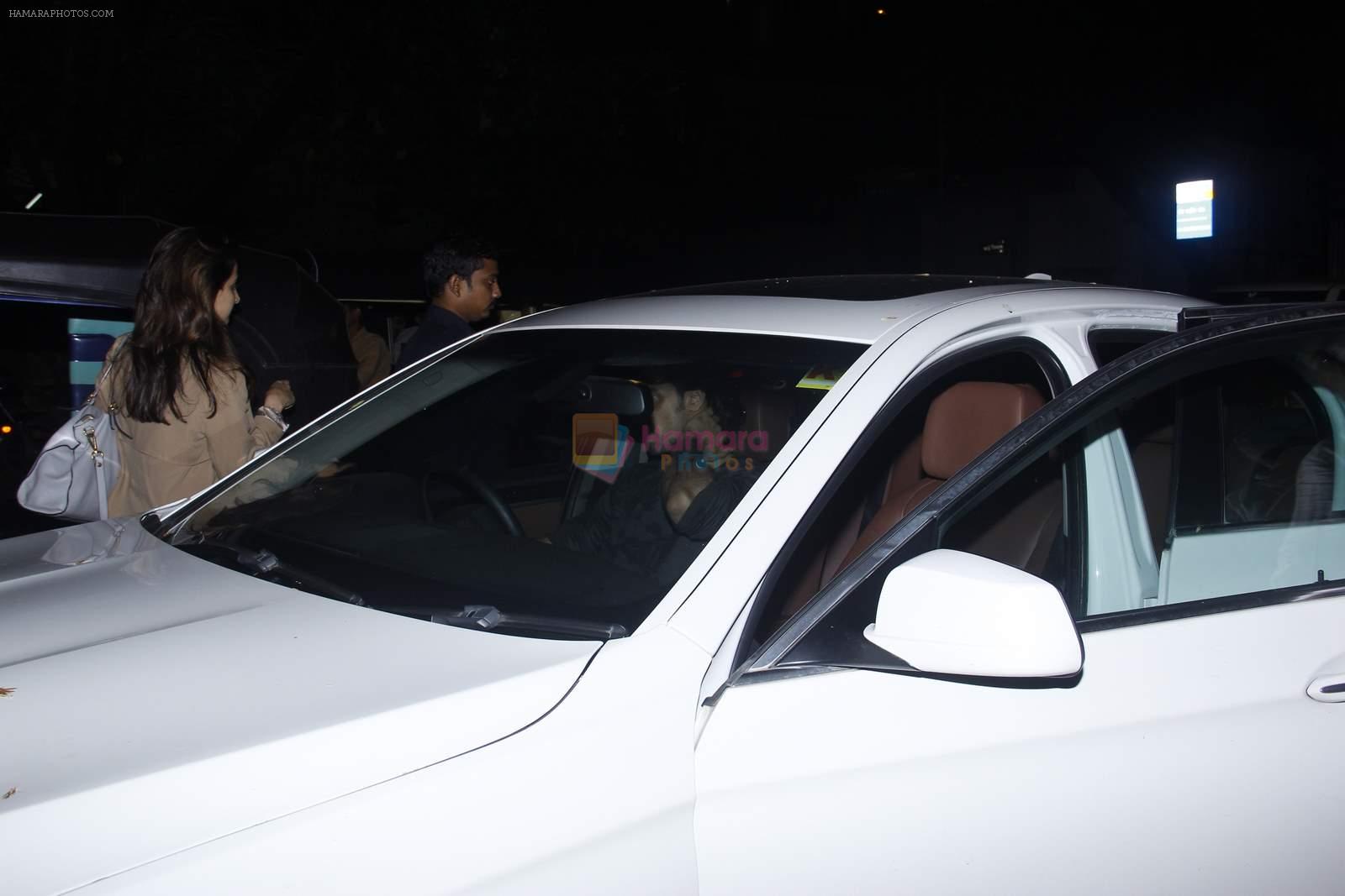 Kunal Kapoor snapped in Royal China House, bandra on 27th July 2015