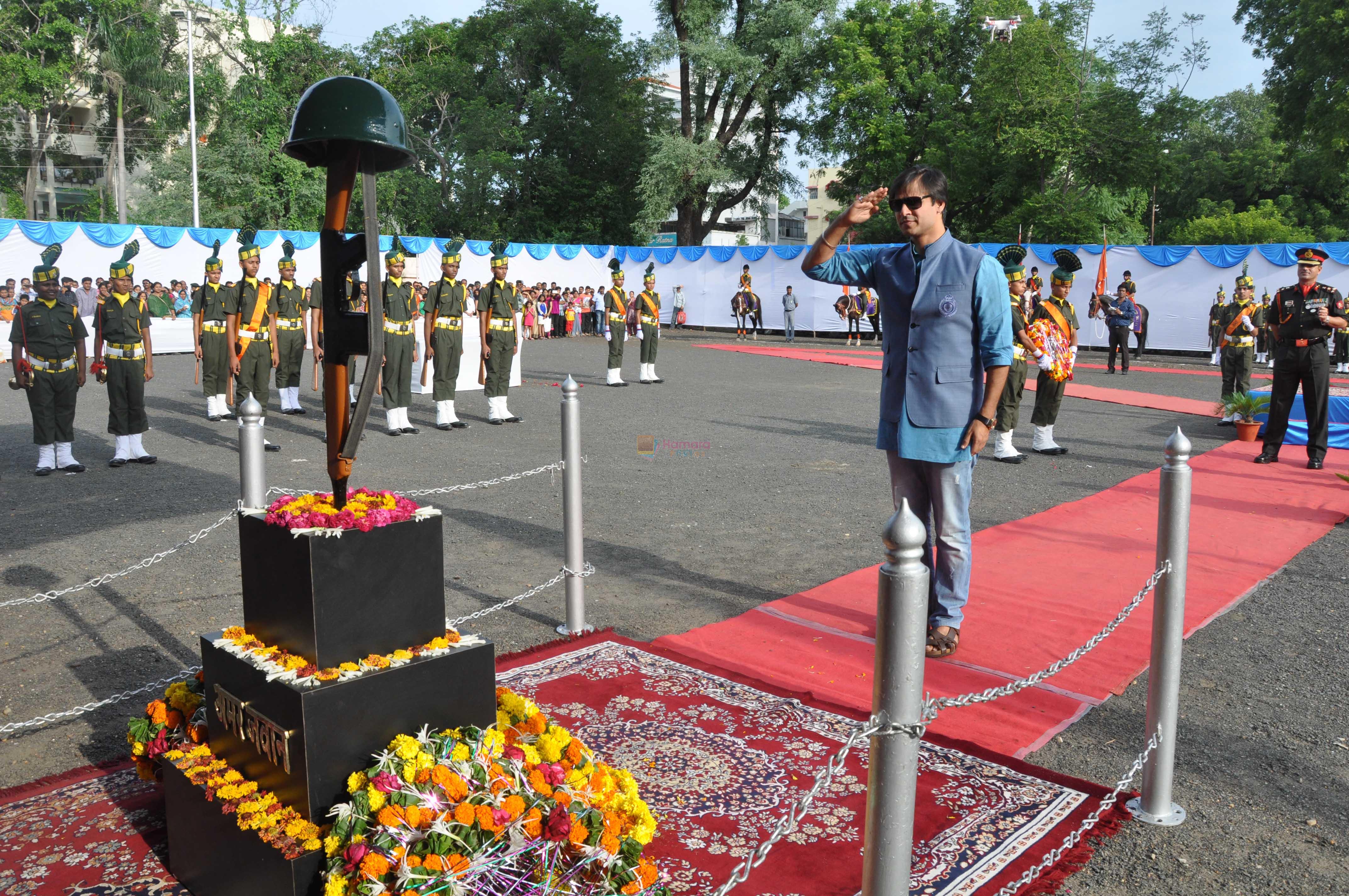 Vivek Oberoi celebrates Kargil Diwas at the Bhonsale Military School in Nagpur on 28th July 2015