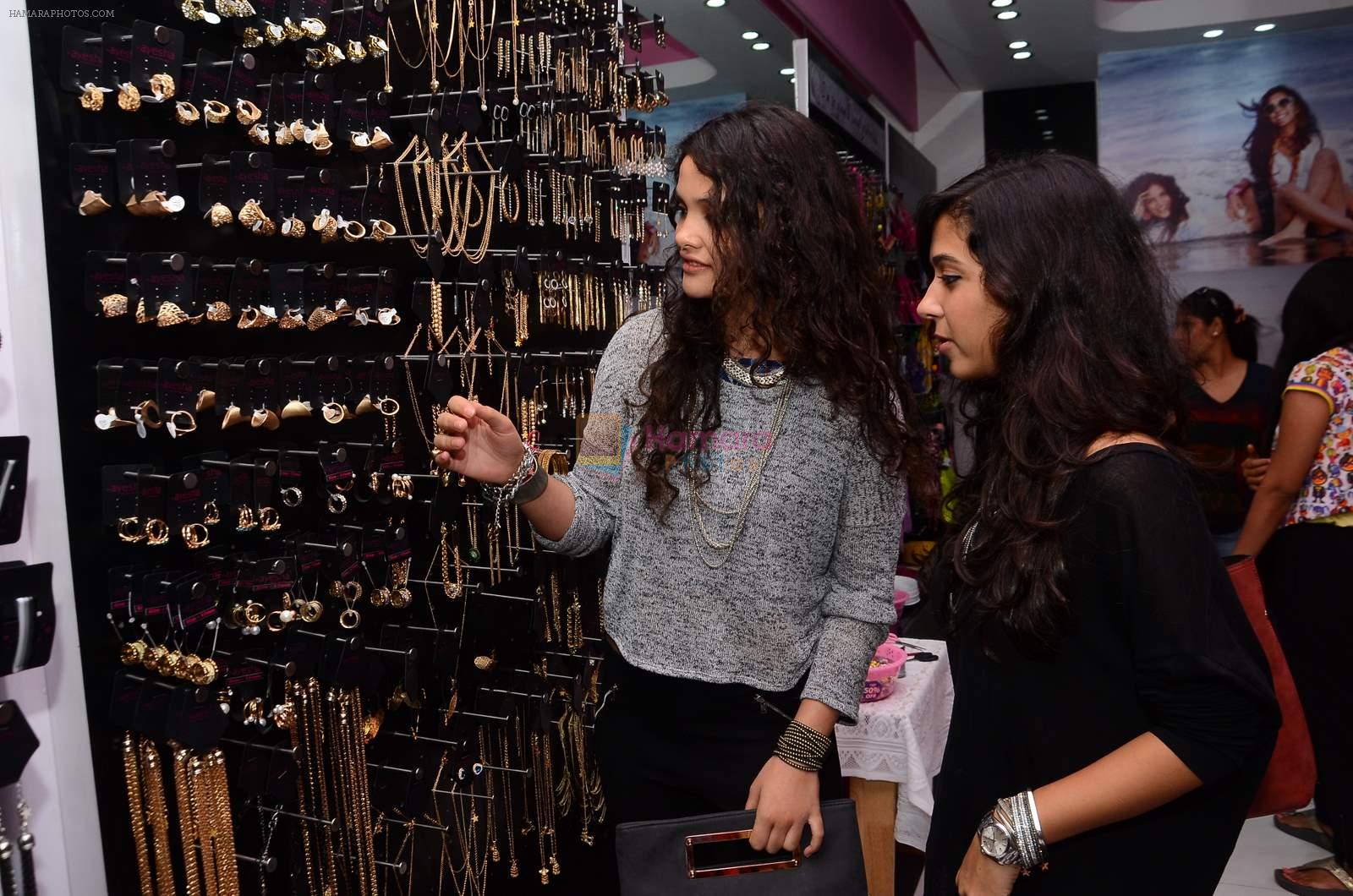 Ayesha Kapoor, Shaira at friendship Day celebration at Ayesha Store, Phoenix Mills Lower Parel on 30th July 2015