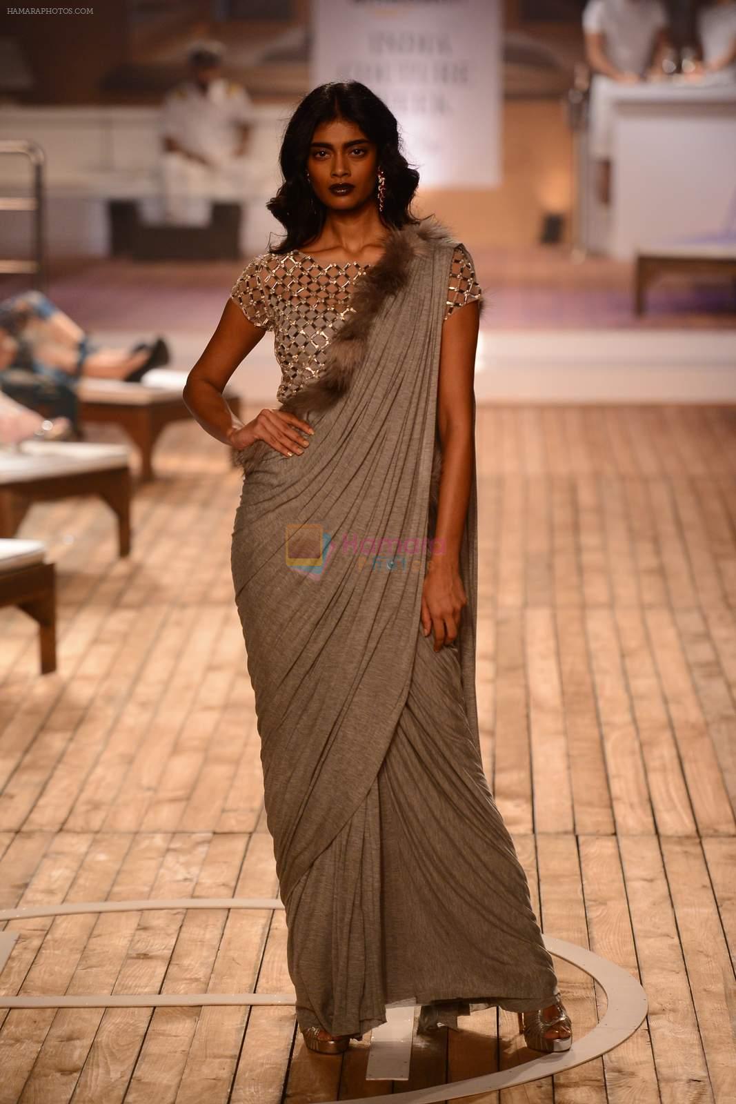 Model walk the ramp for Monisha Jaising Show at AICW 2015 Day 3 on 31st July 2015